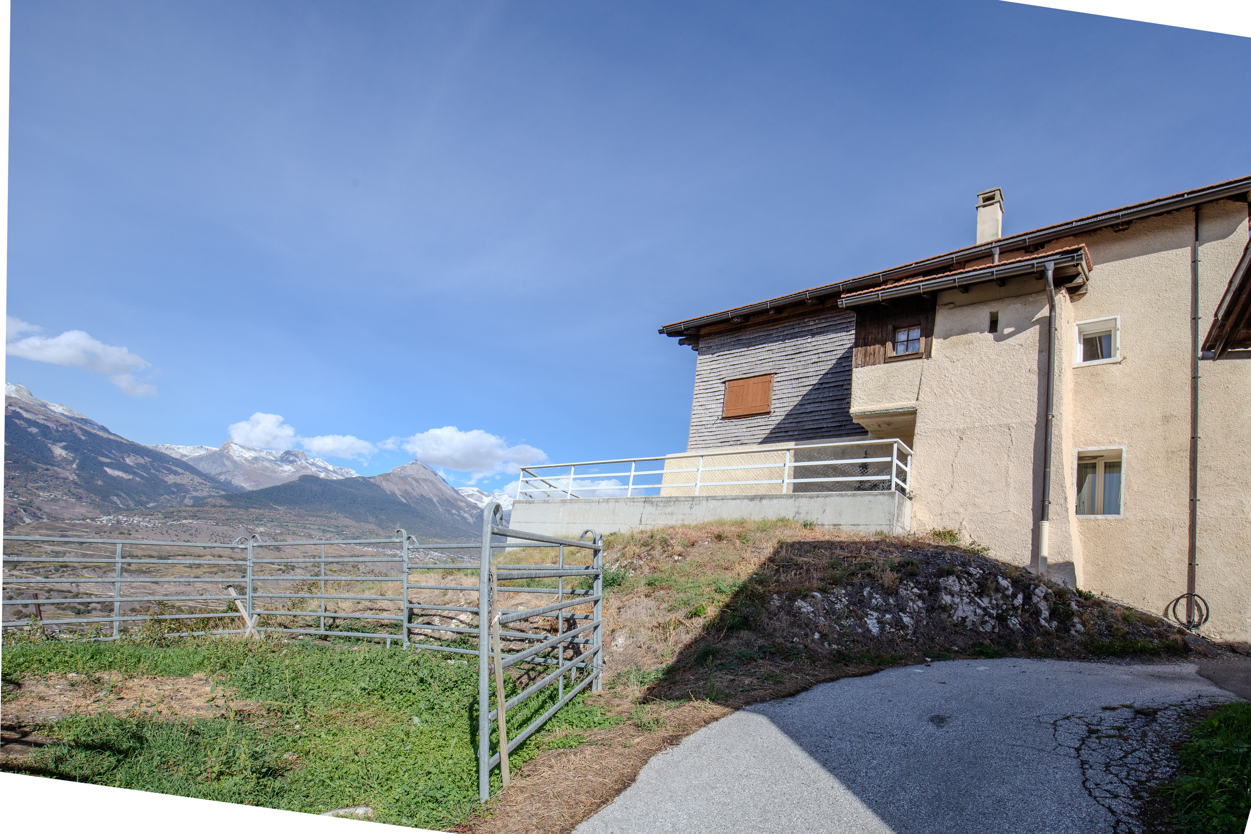 Exterior view 3