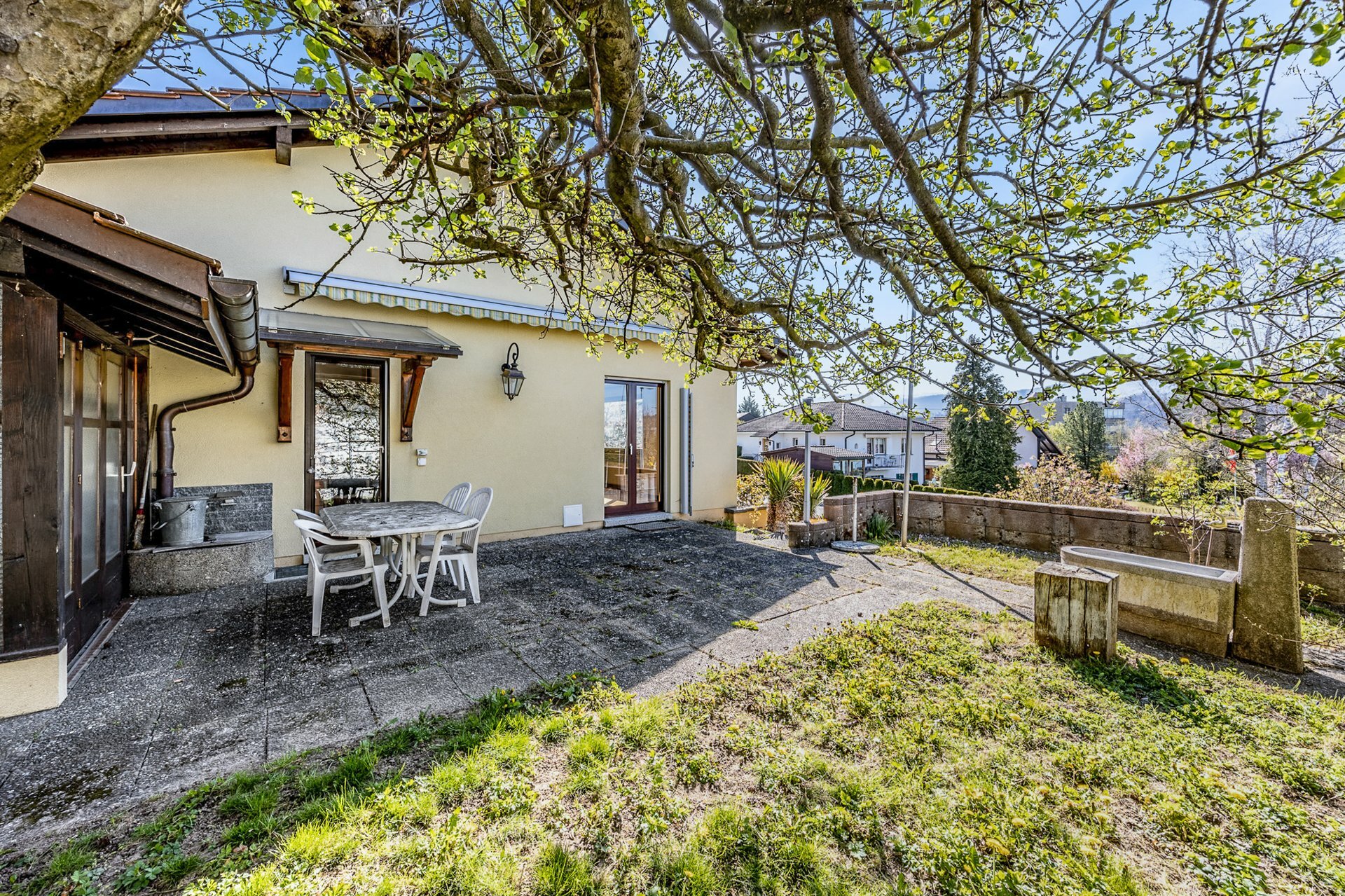 Terrasse et loggia agréables dans la verdure
