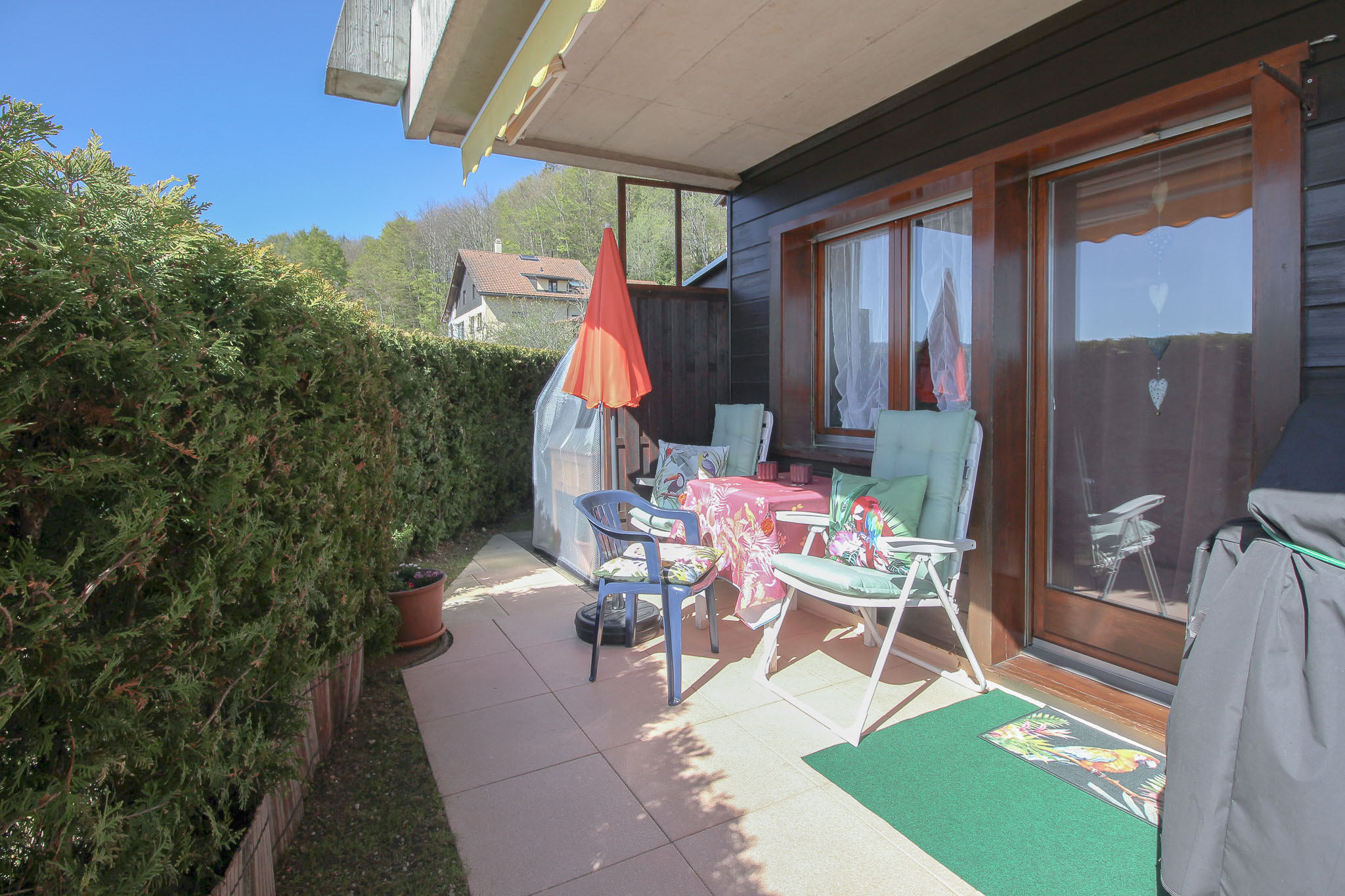 2ème terrasse (accès par la chambre no 1)