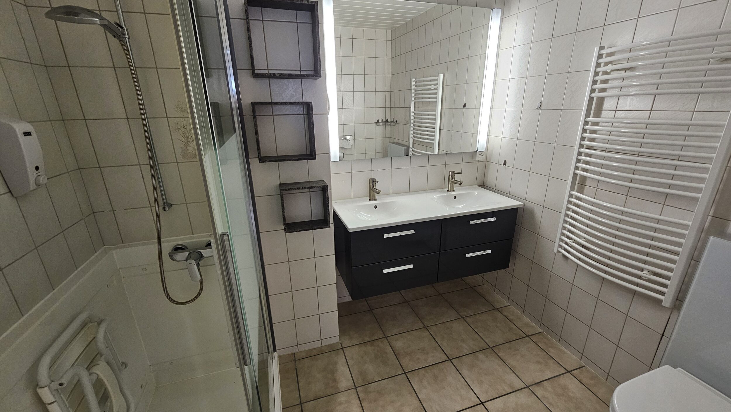Photo 12