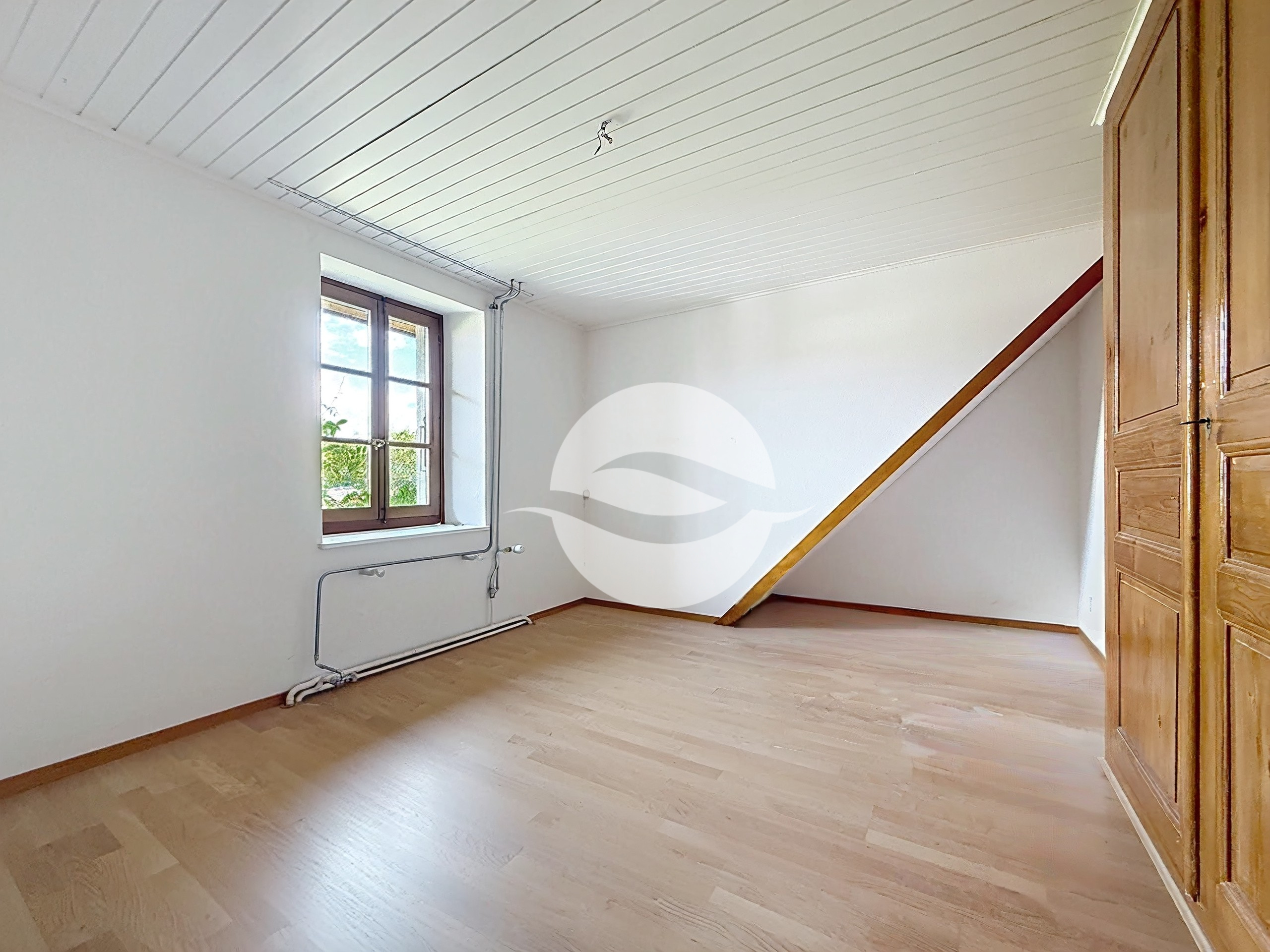 1er étage : 1ère chambre à coucher 1er étage : 1ère chambre à coucher