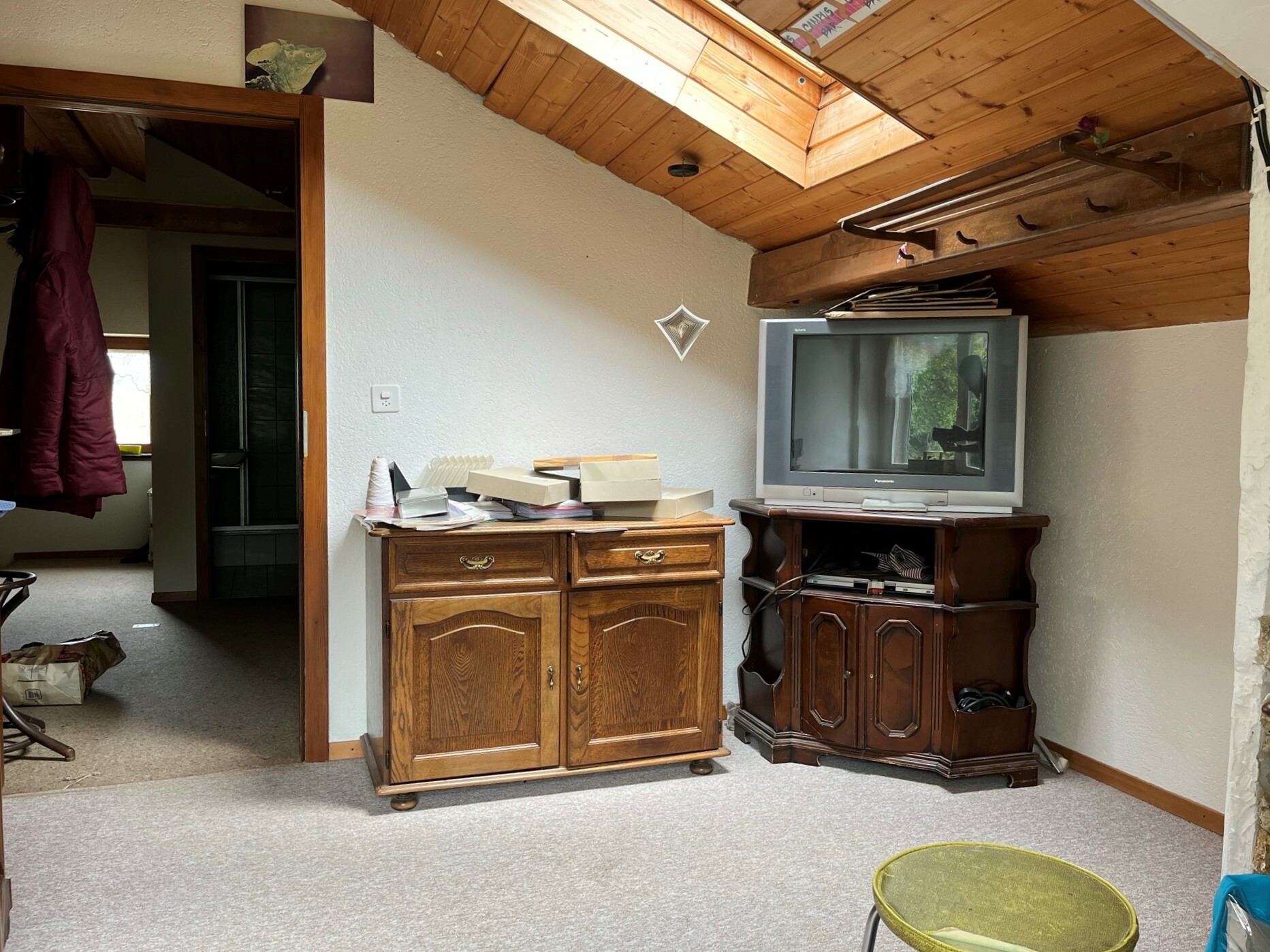 Upstairs bedroom Upstairs bedroom