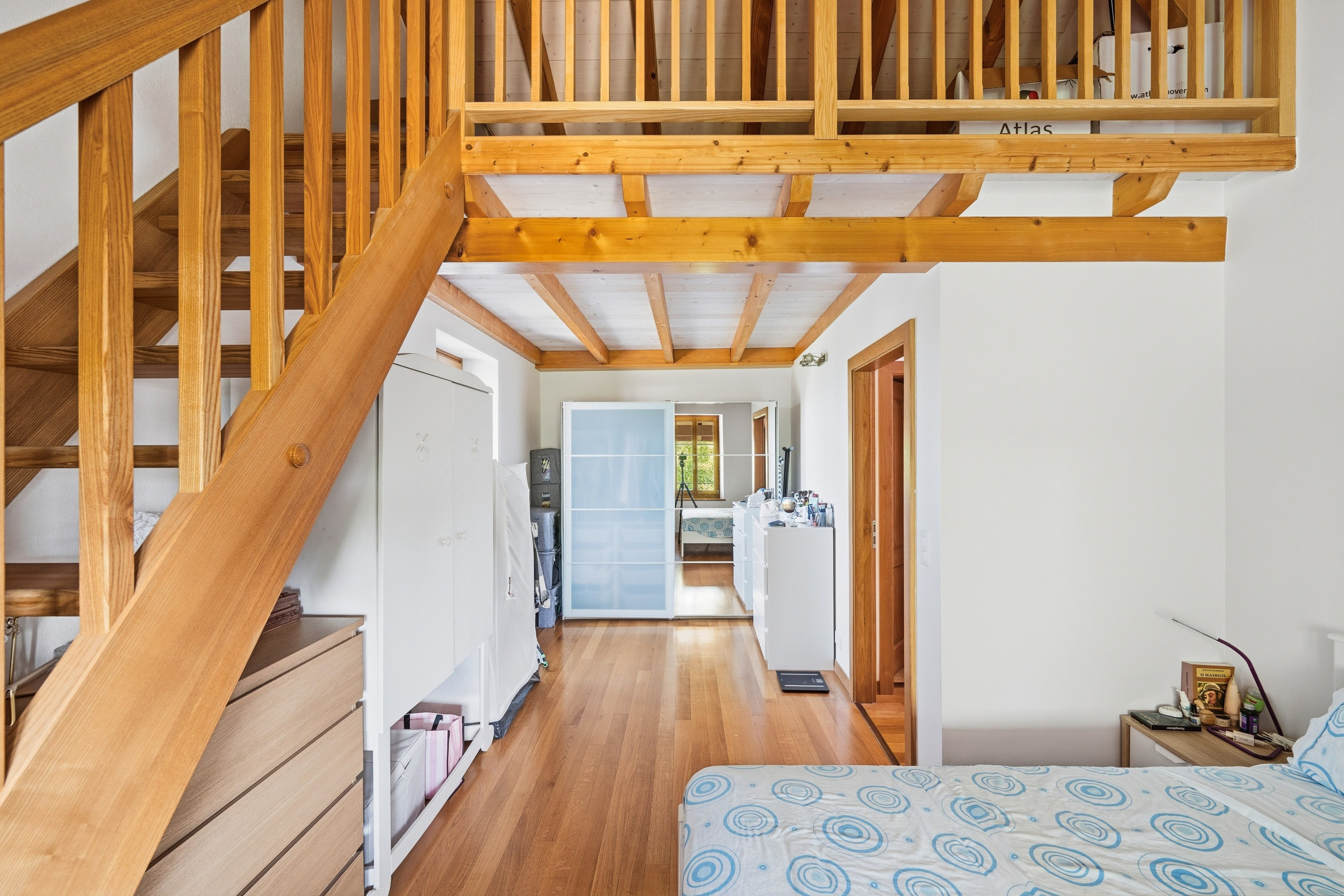 Interior view 4