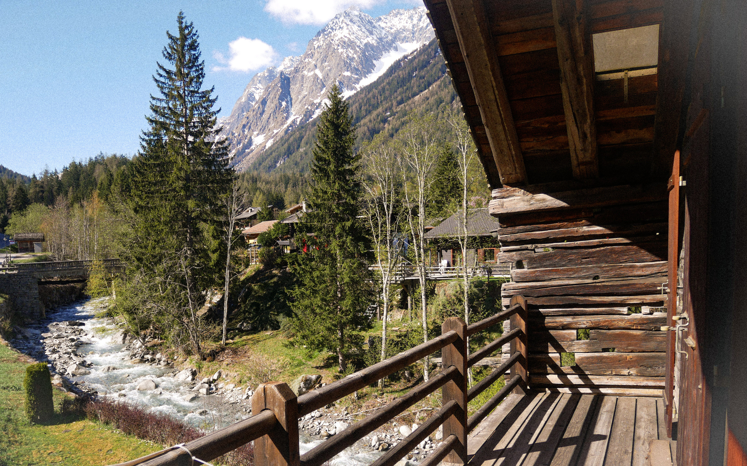 Balcon au 1er étage + la Dranse
