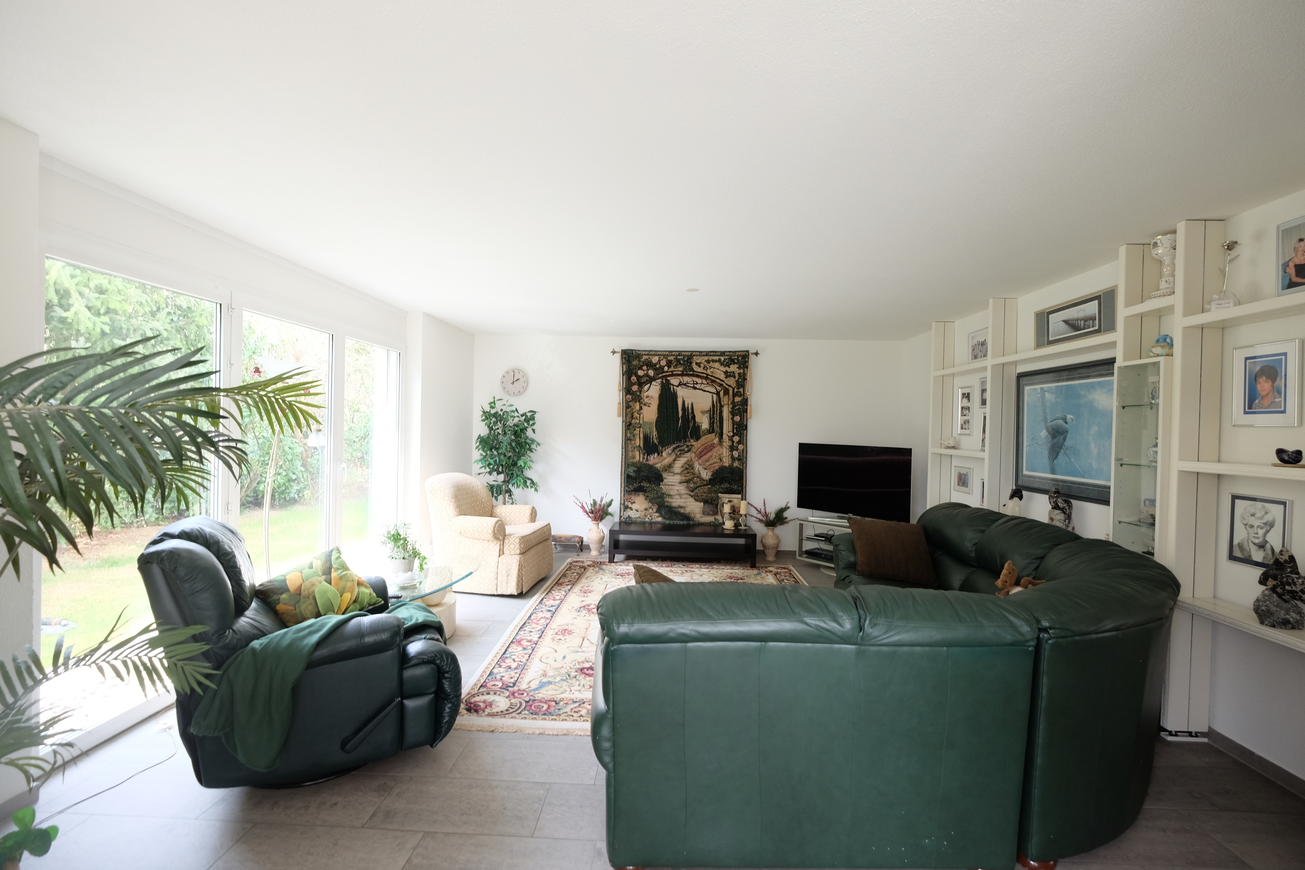 Wohnzimmer/Bibliothek 