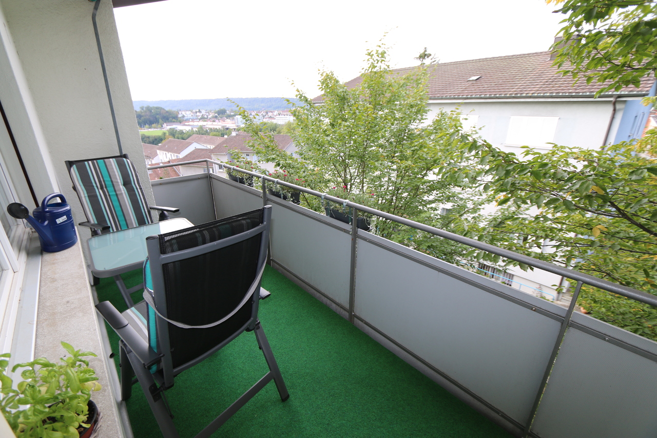 sonniger Balkon mit Weitblick