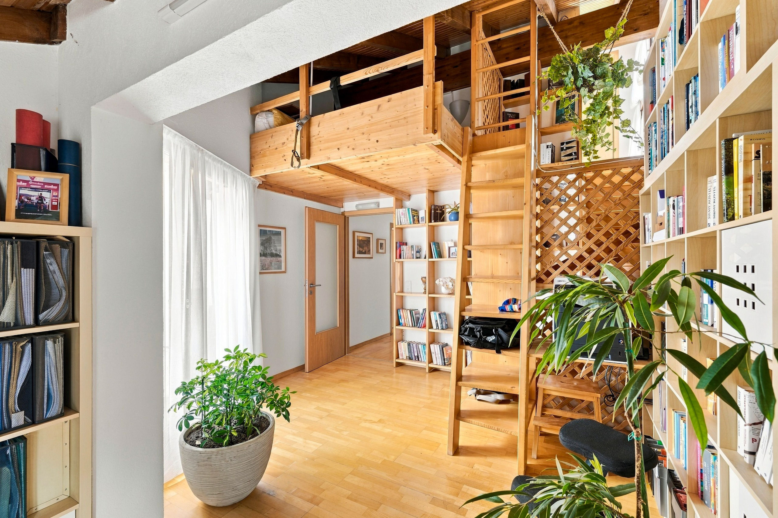 Interior view 4