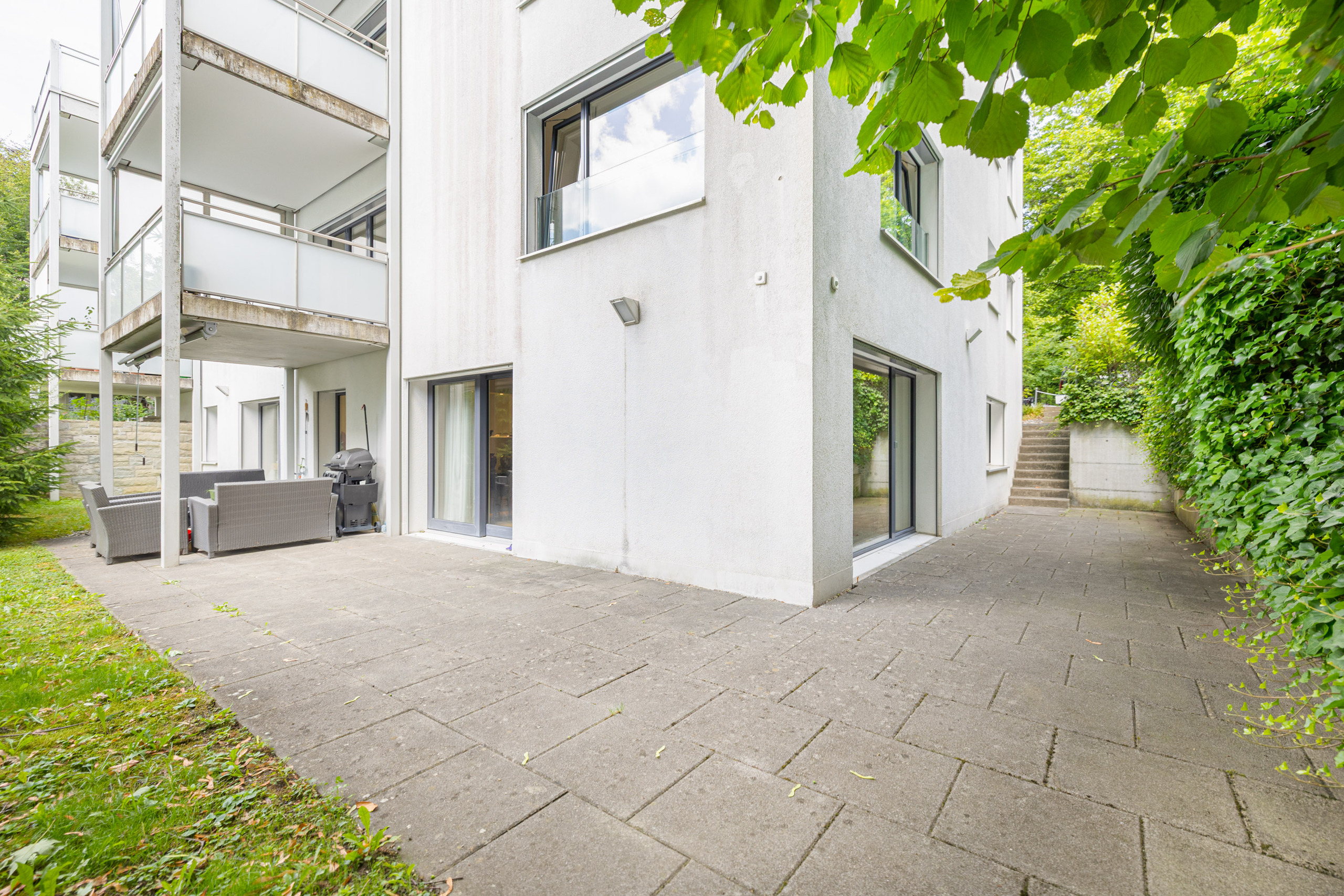 Exterior view 3