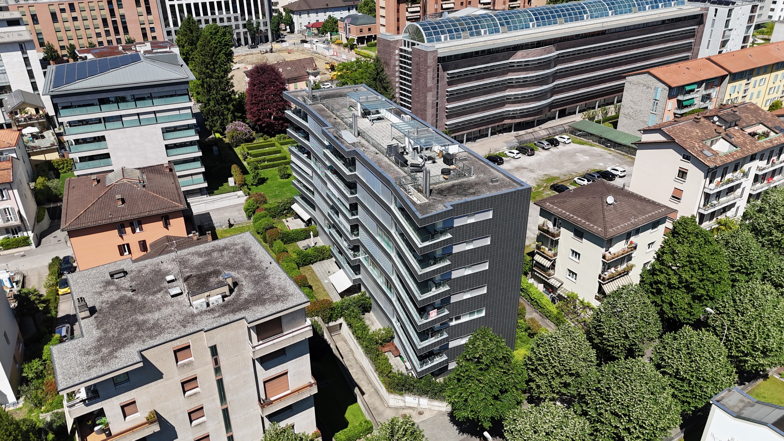 Exterior view 3