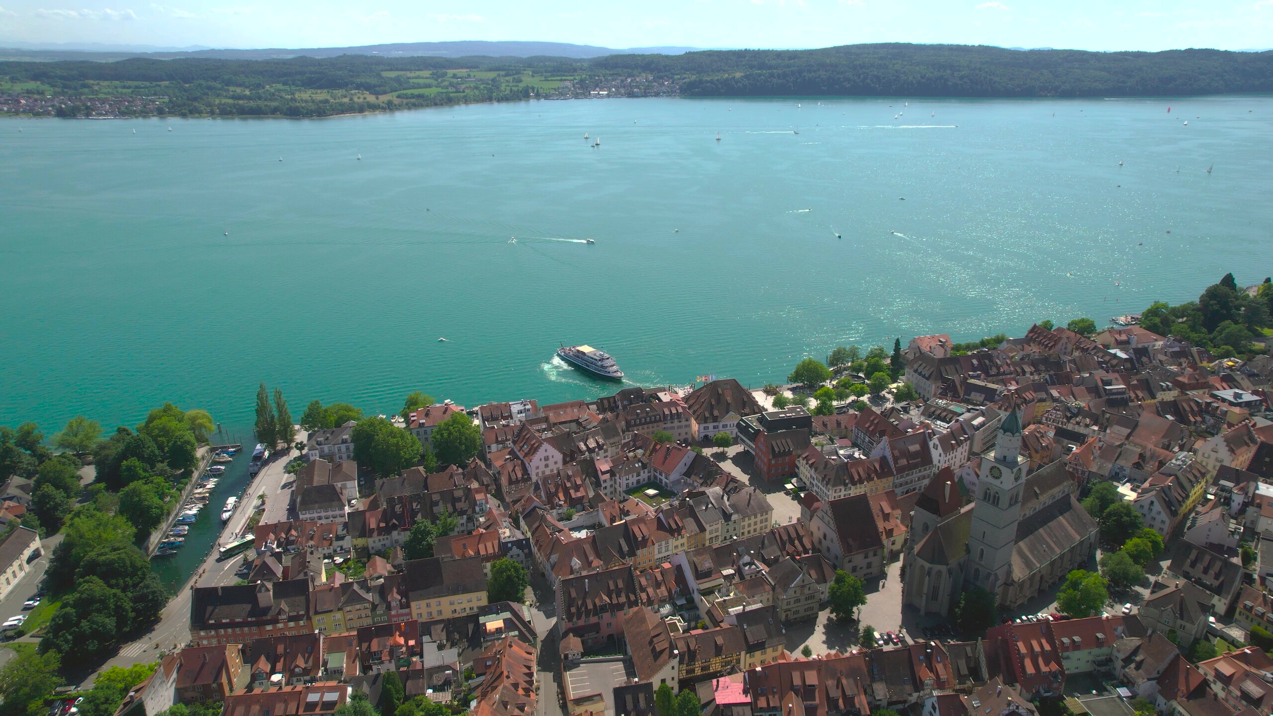Hoher Wohnkomfort in See und Stadtnähe.
