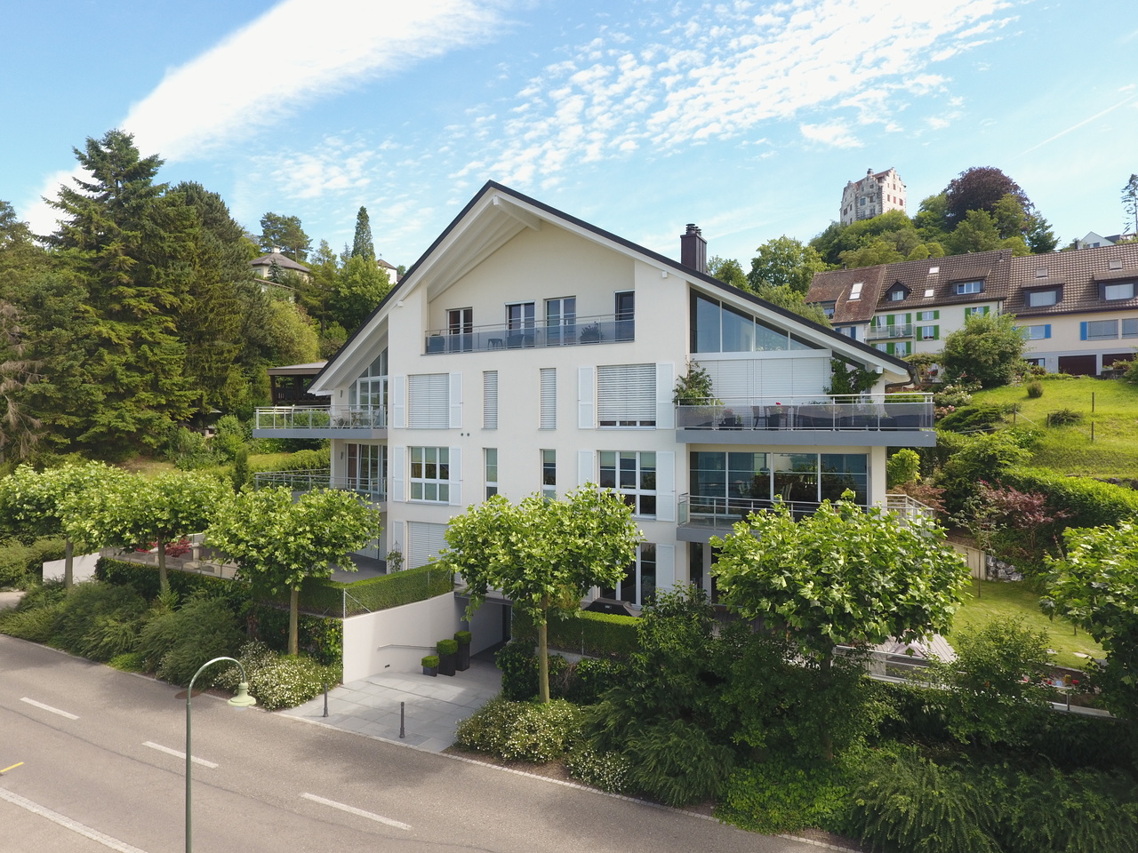 Gepflegtes Mehrfamilienhaus 