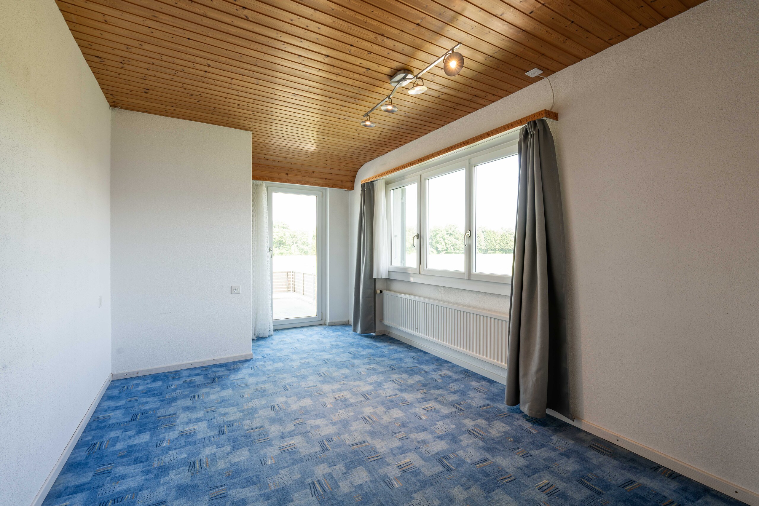 Interior view 7