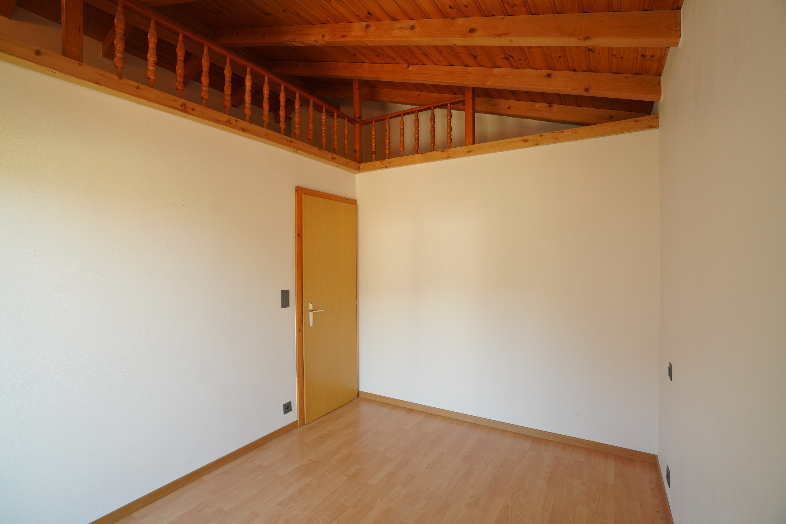 Appartement de 3.5 pièces : Chambre à coucher avec mezzanine