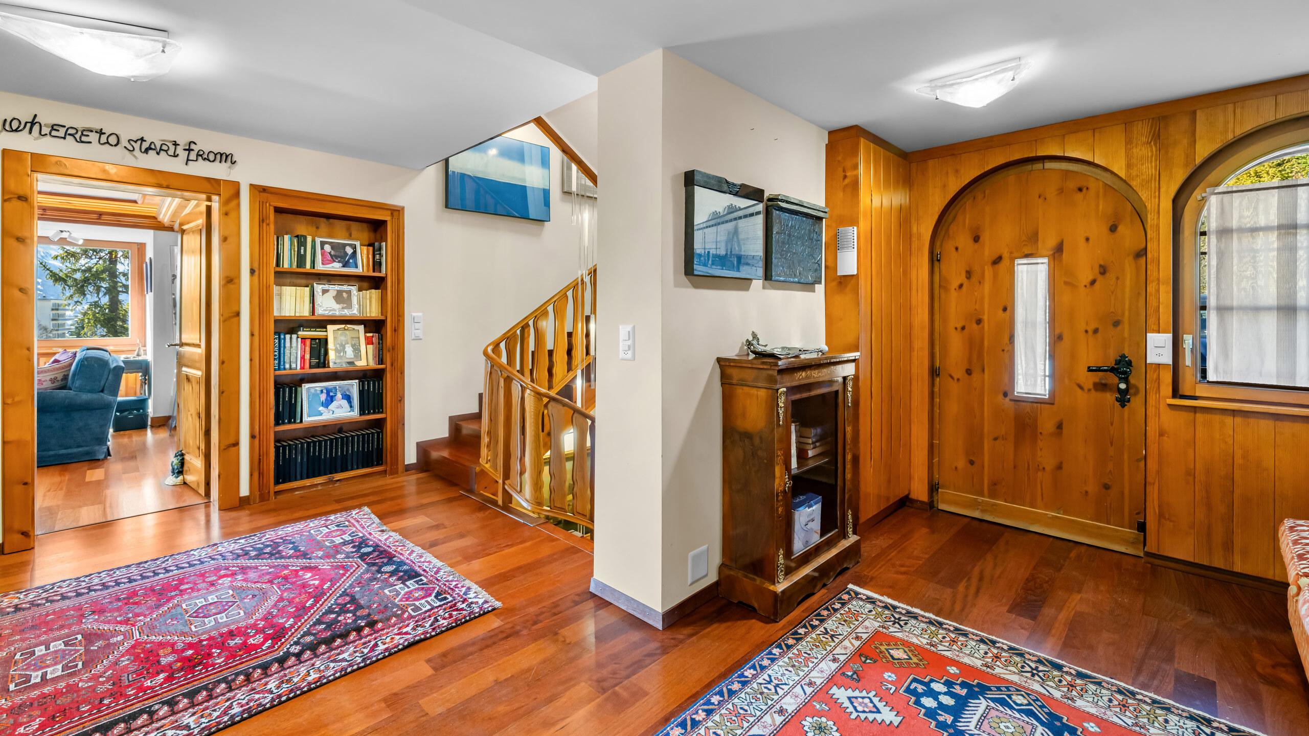 Entrée principale (Rez supérieur) Entrée principale (Rez supérieur)