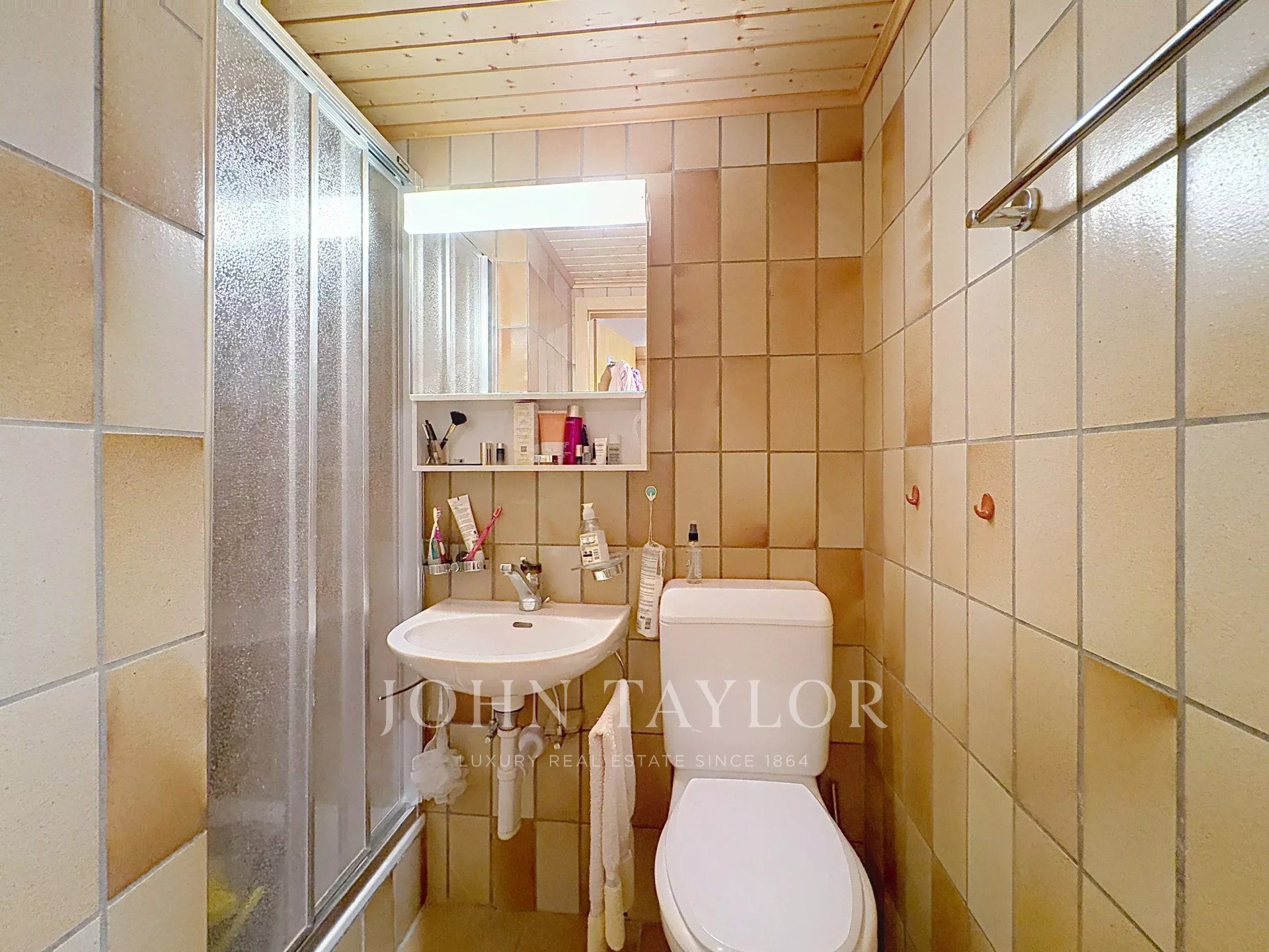 Photo 12