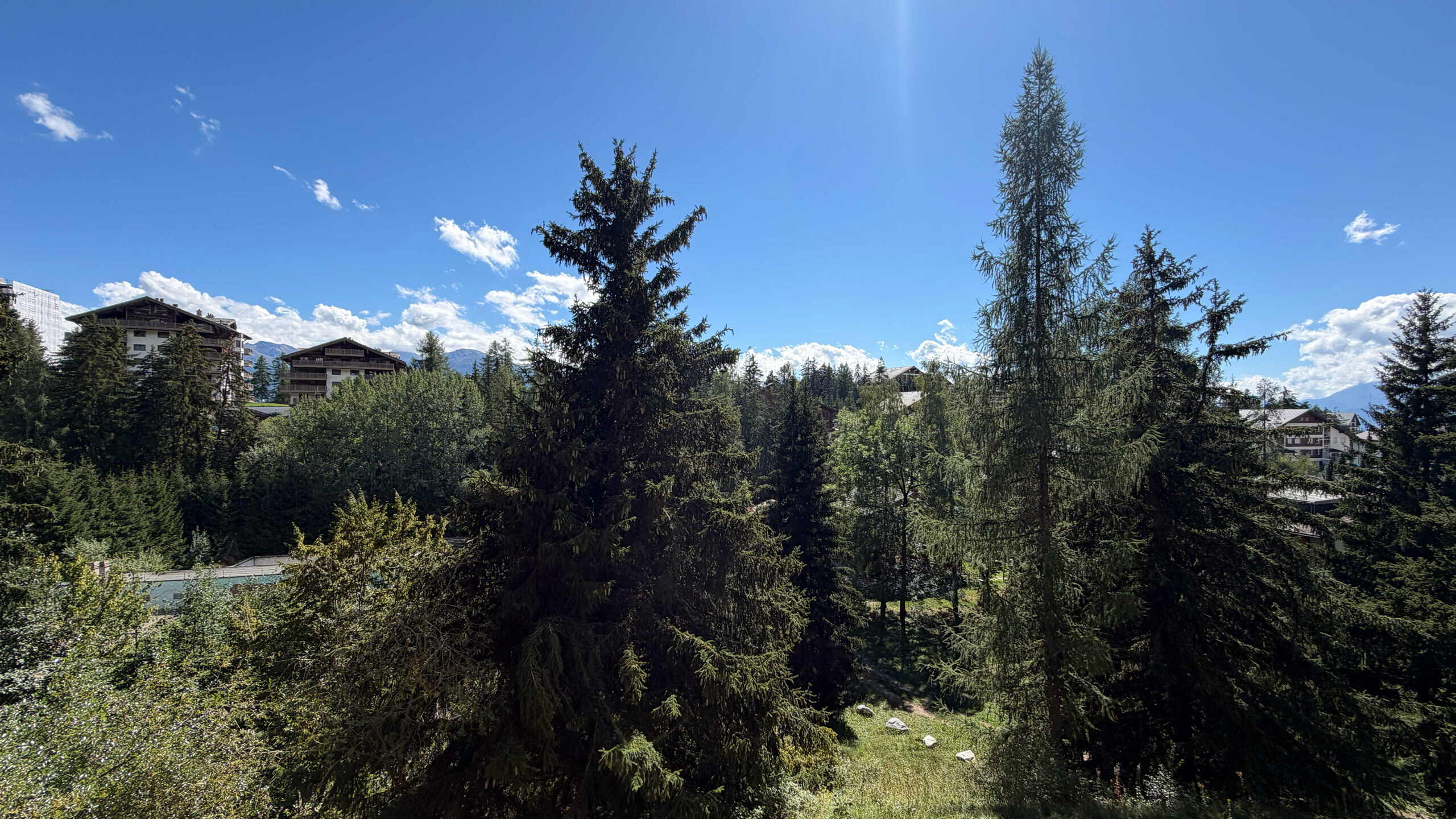 Vue depuis la terrasse Sud Vue depuis la terrasse Sud