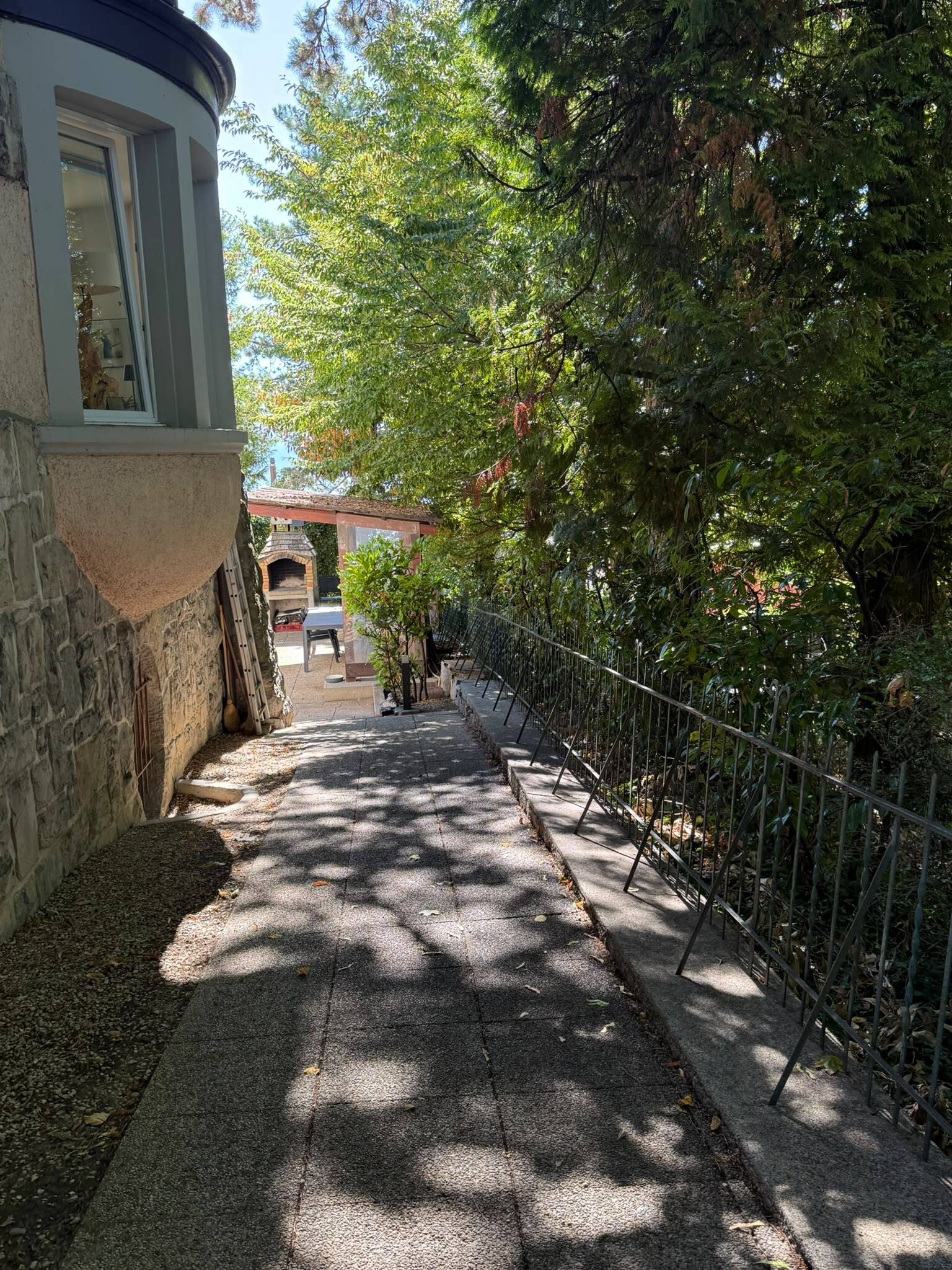 Exterior view 7