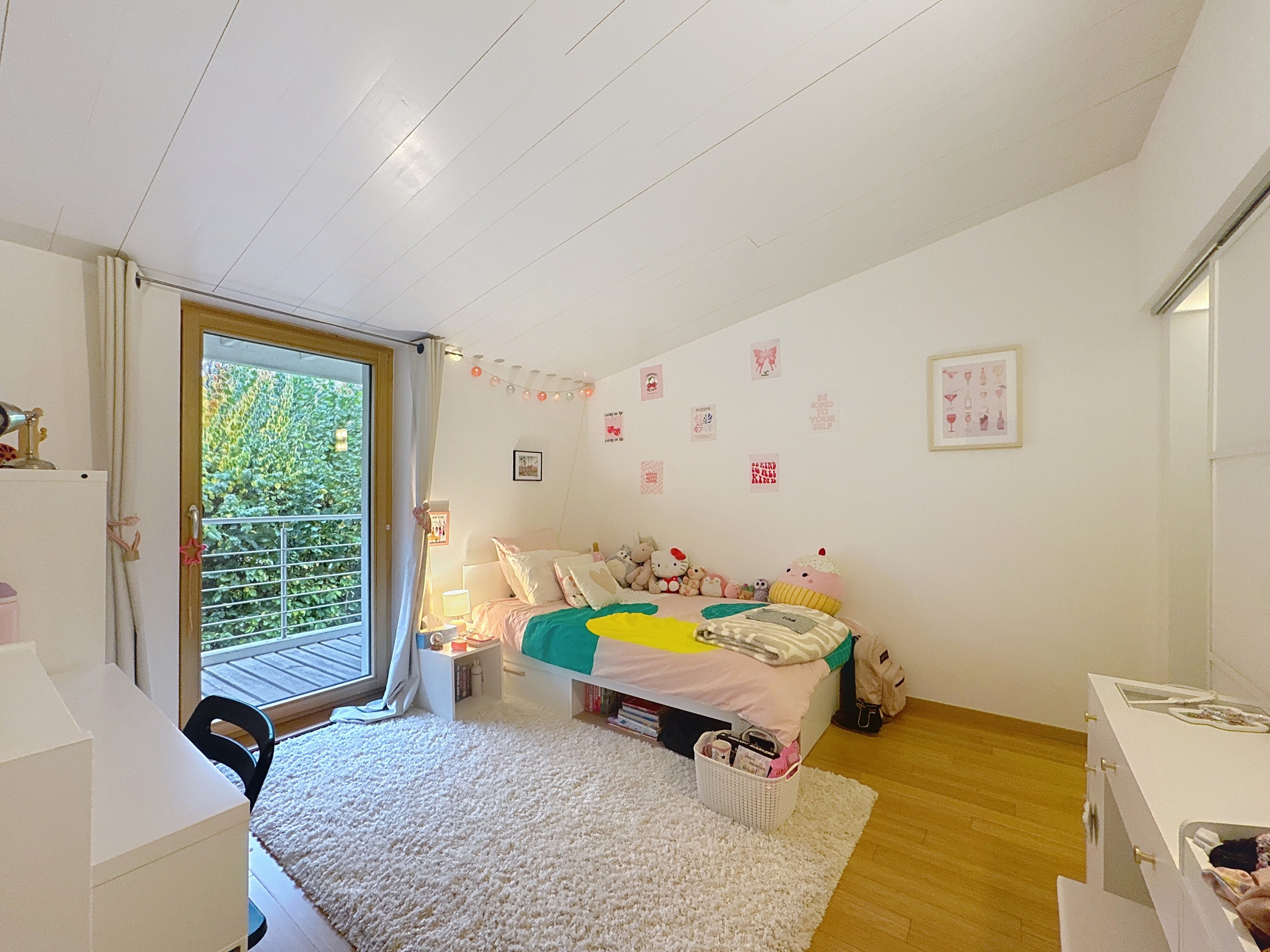 Interior view 6