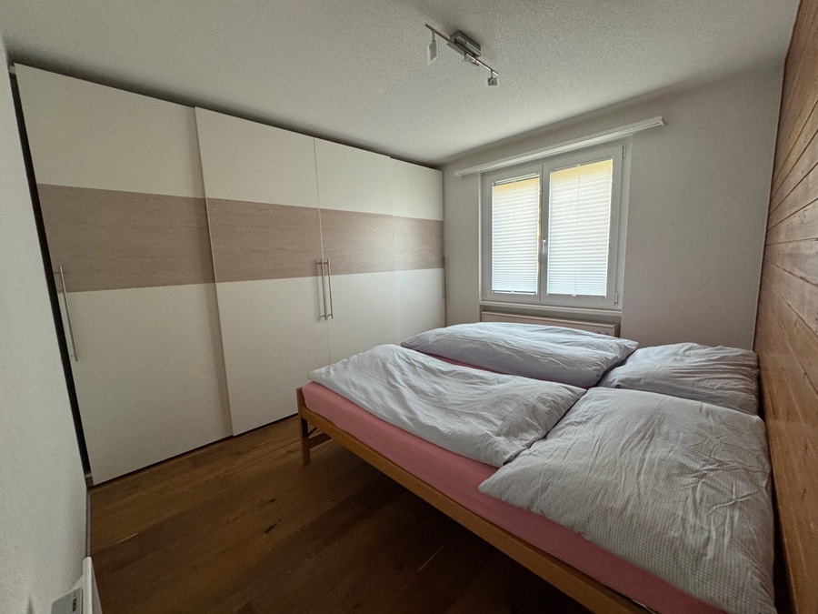 Schlafzimmer mit Einbauschrank