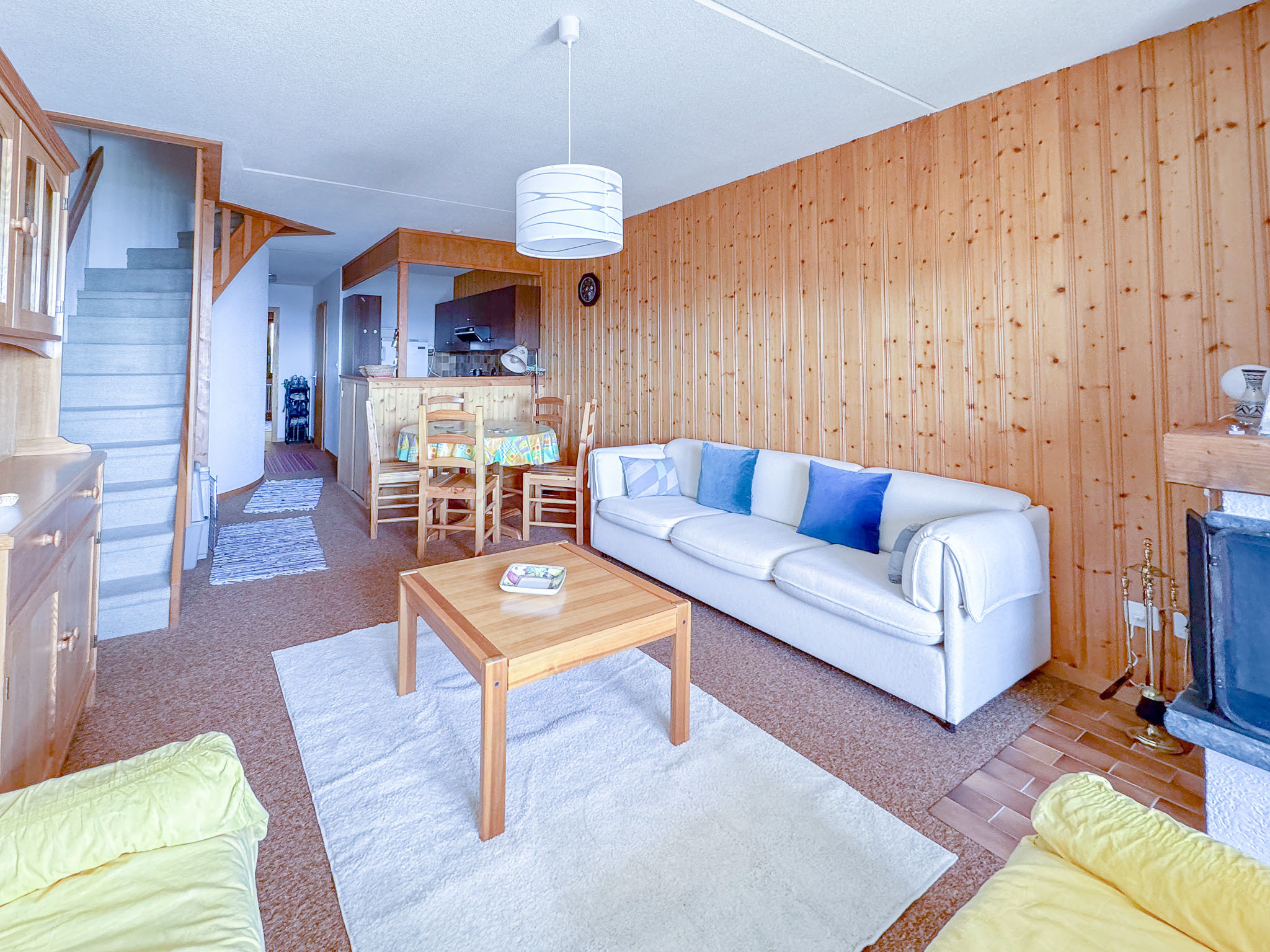 Vue sur la pièce à vivre au 1er niveau 