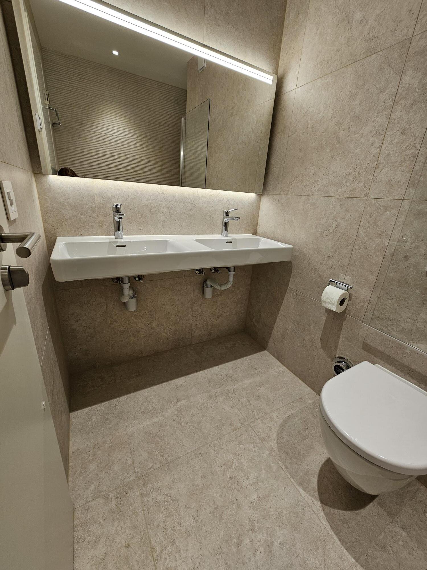 Interior view 4