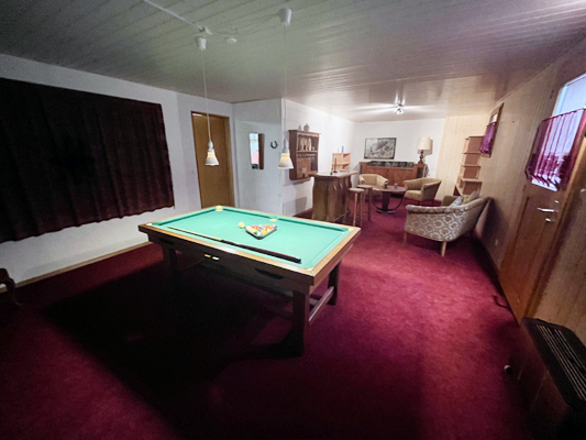 Magnifique carnotzet ou deuxième salon ou salle de jeux Magnifique carnotzet ou deuxième salon ou salle de jeux