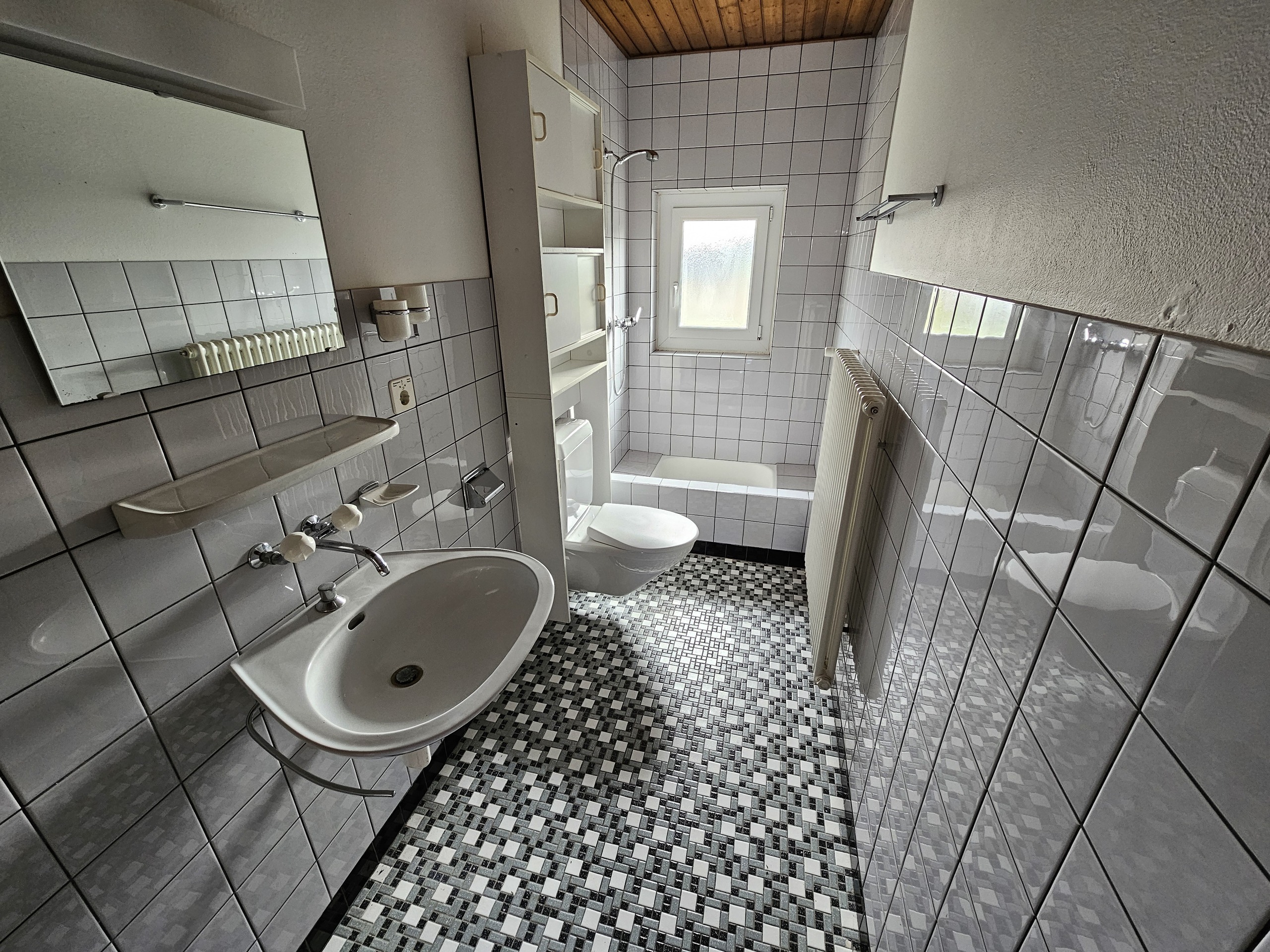 Badezimmer erster Stock