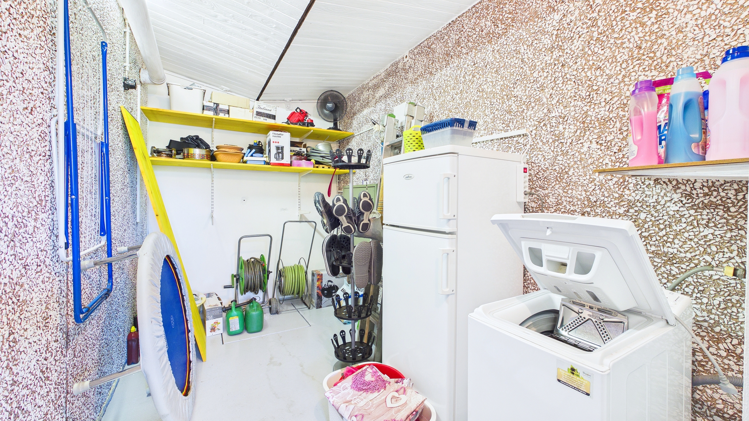 Interior view 9