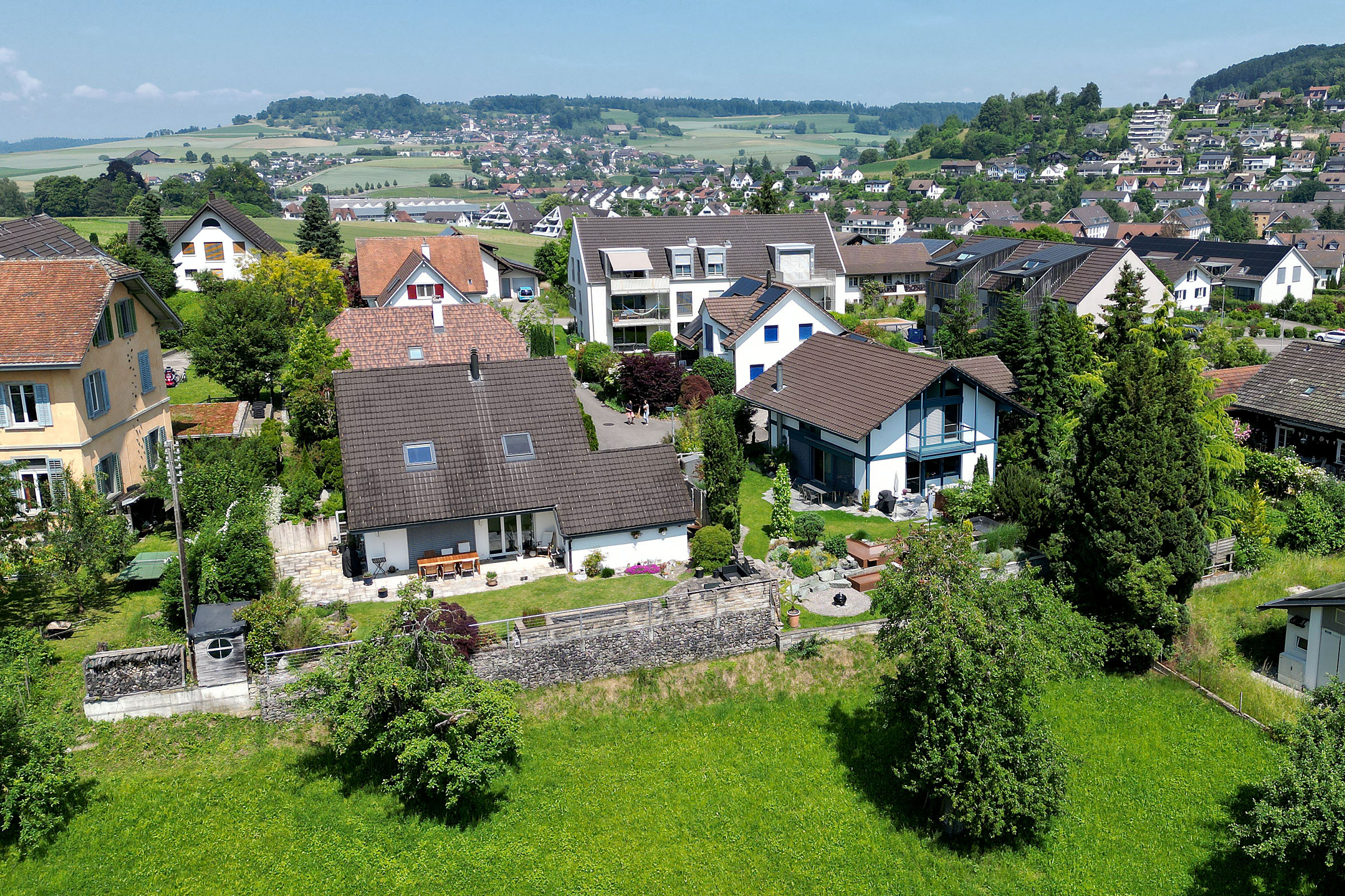 direkt angrenzend an Landwirtschaftszone