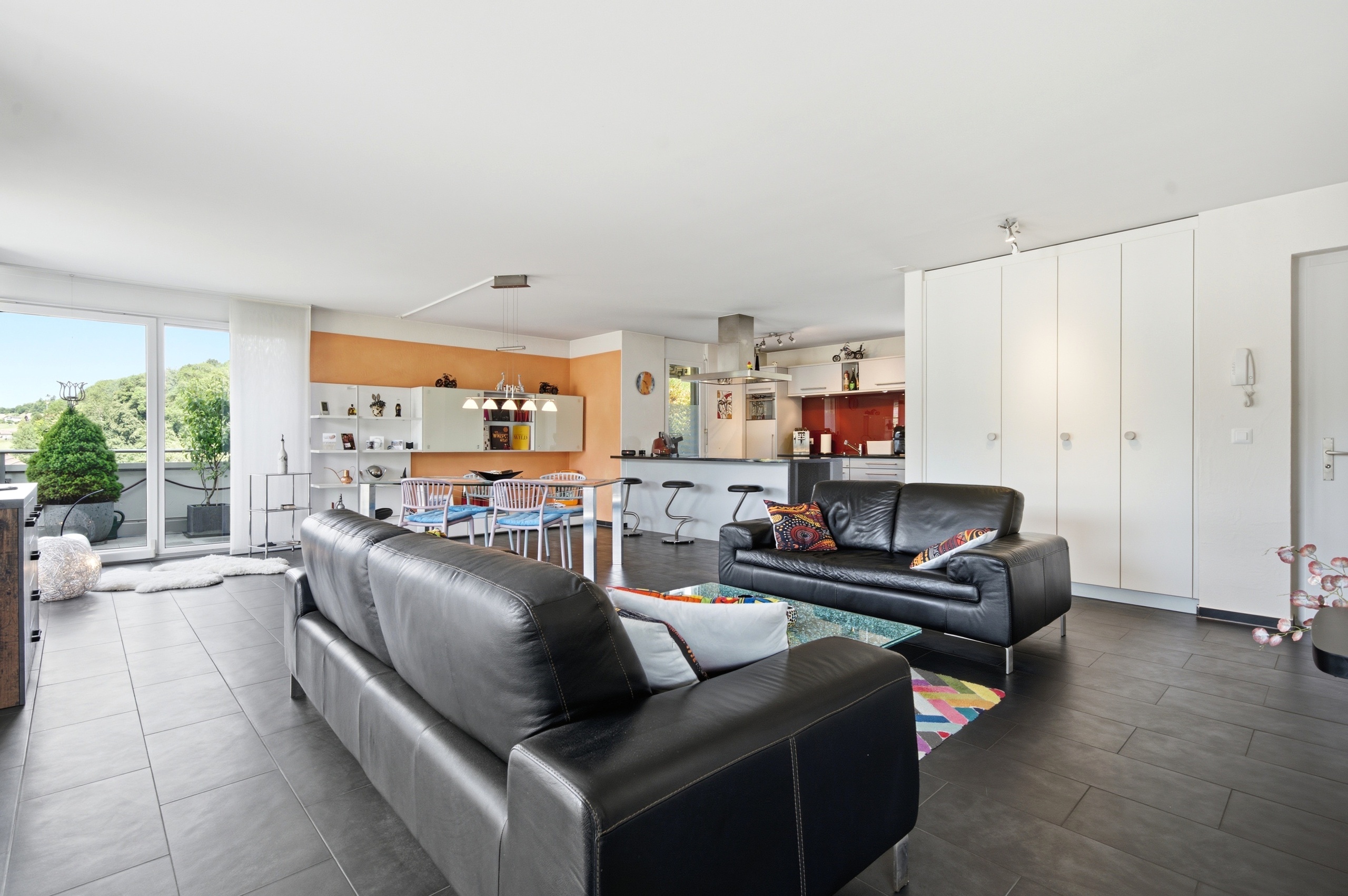 Interior view 2