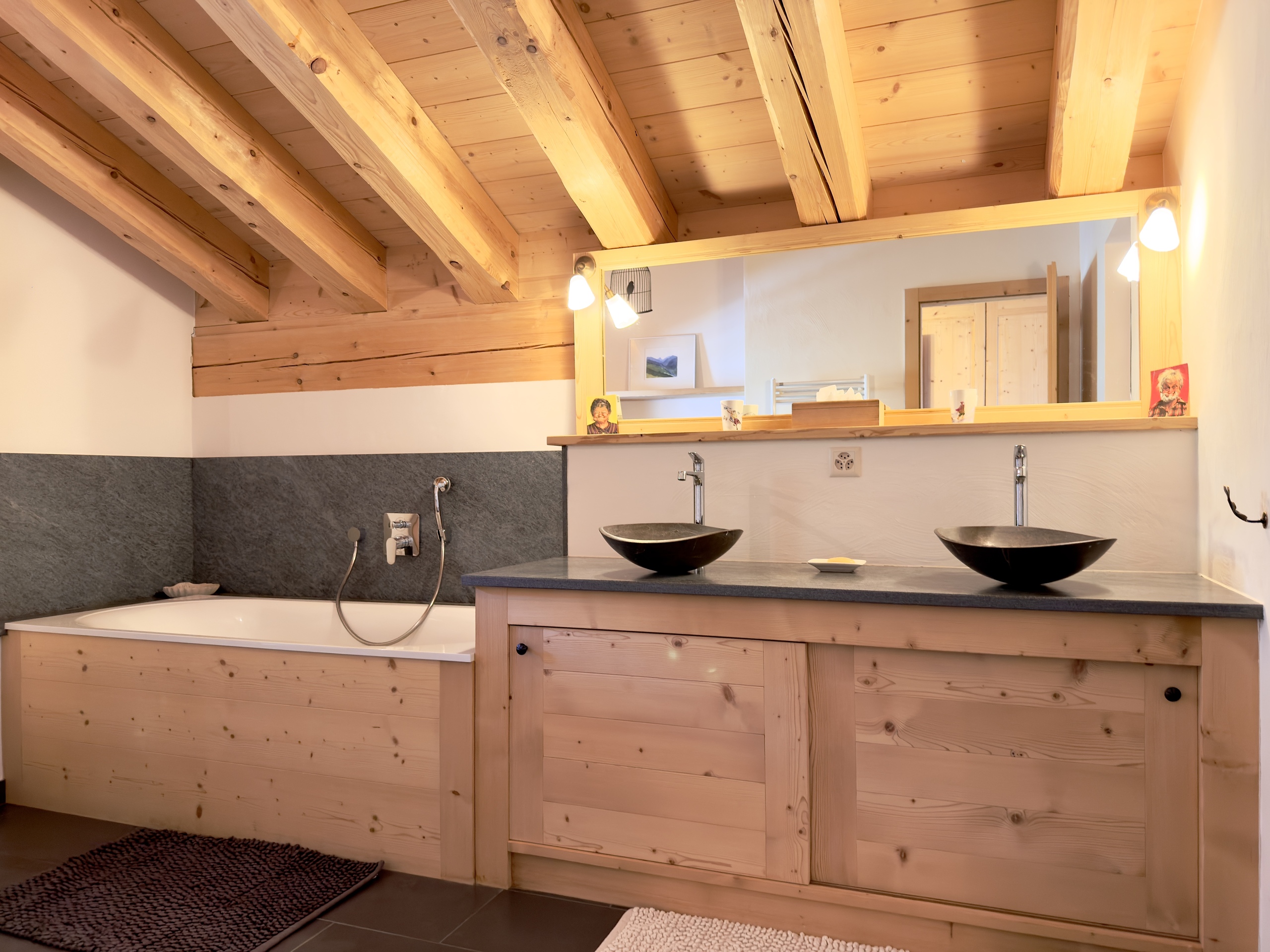 Salle de bains 1 1er étage 