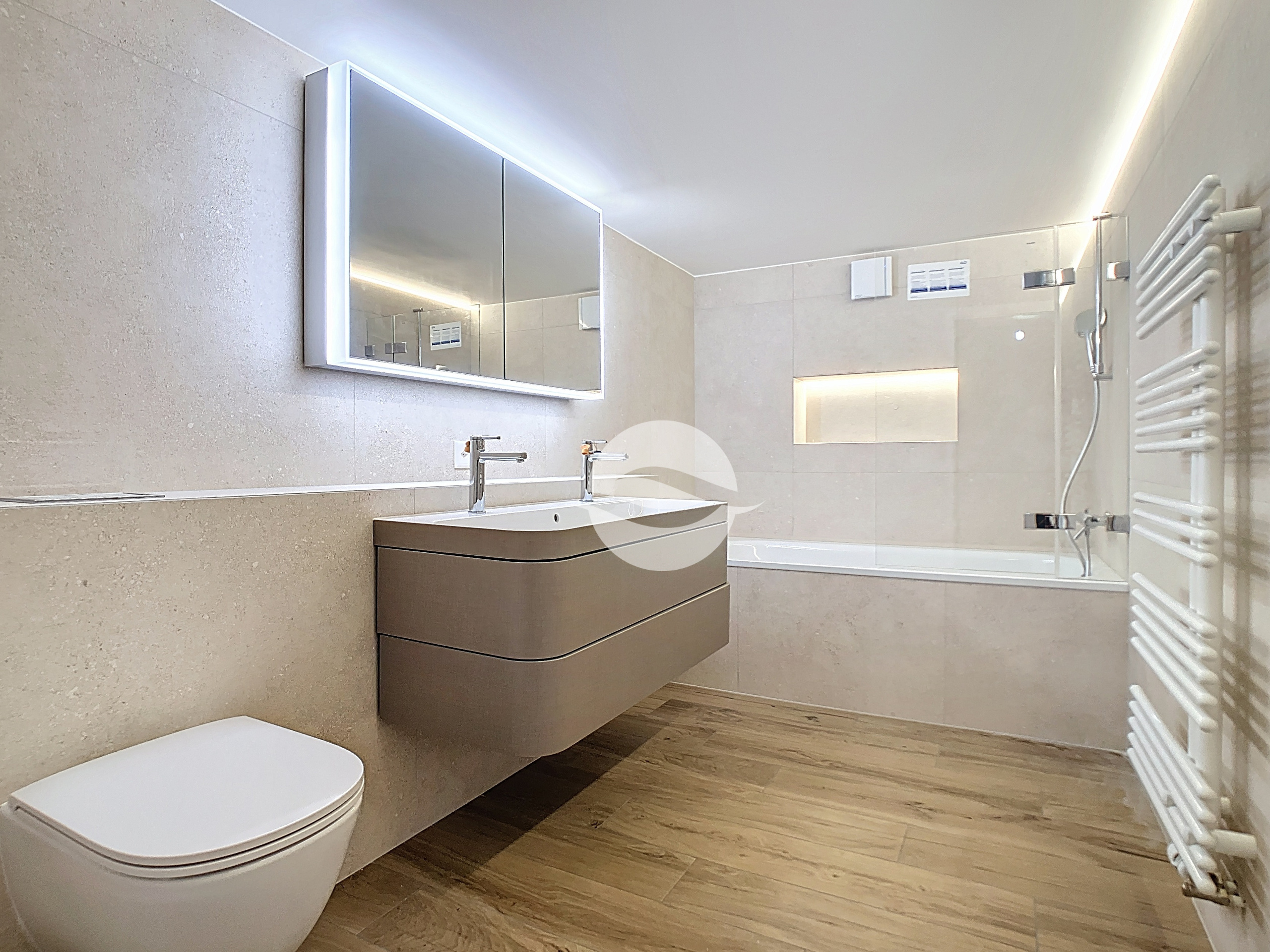 Rez inf. : Salle de bains