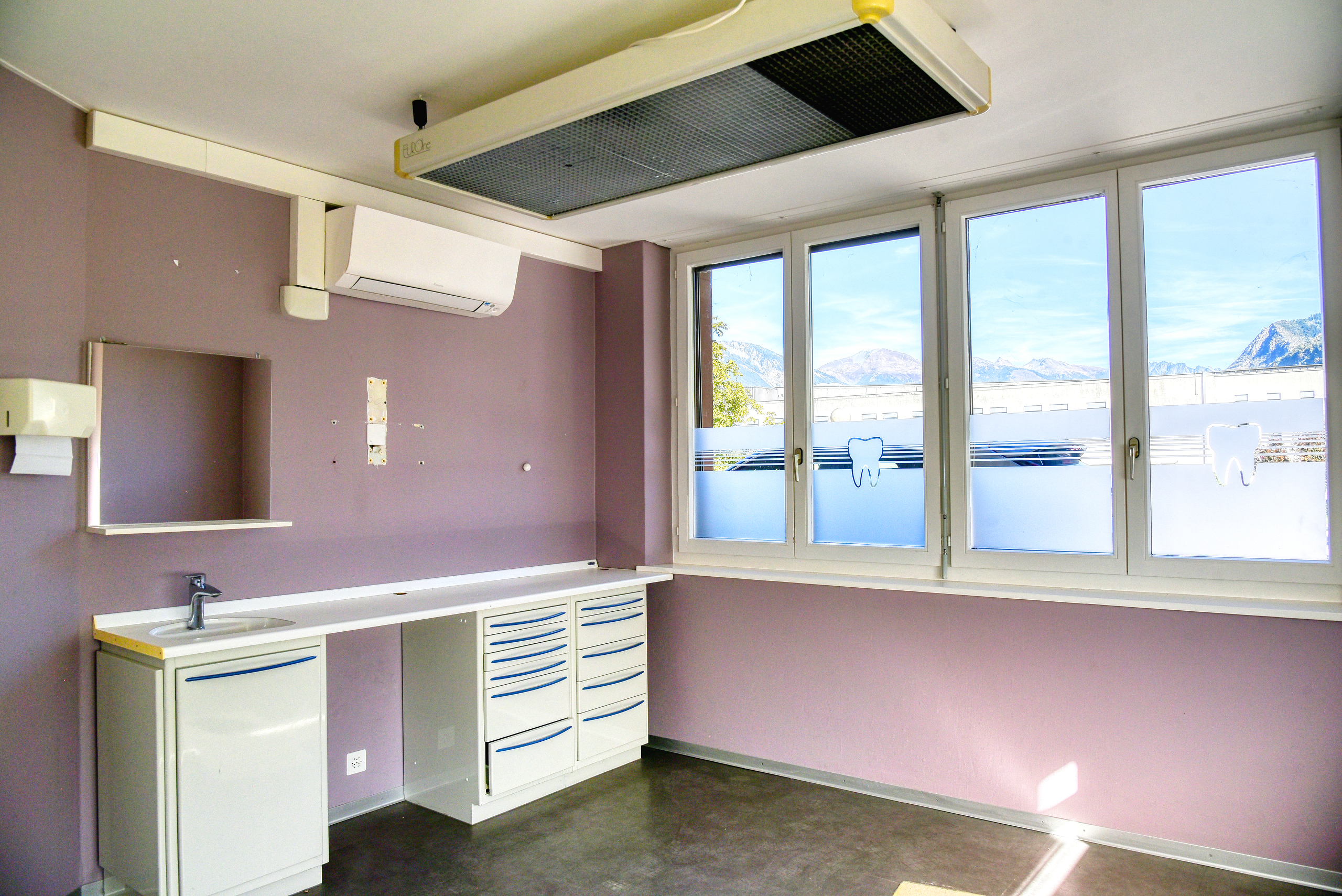 Local commercial Chalais - Cabinet 1