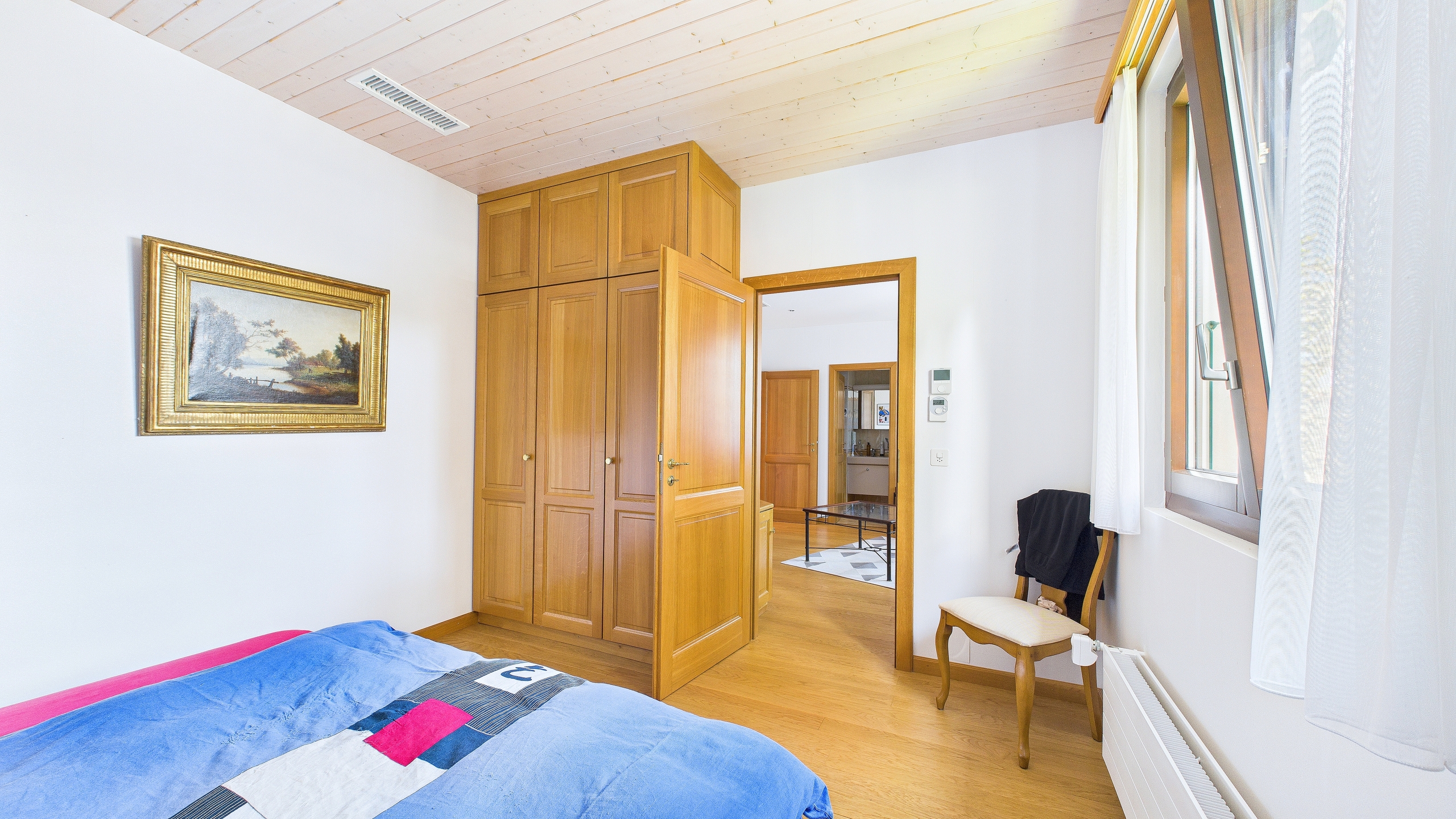 Interior view 4