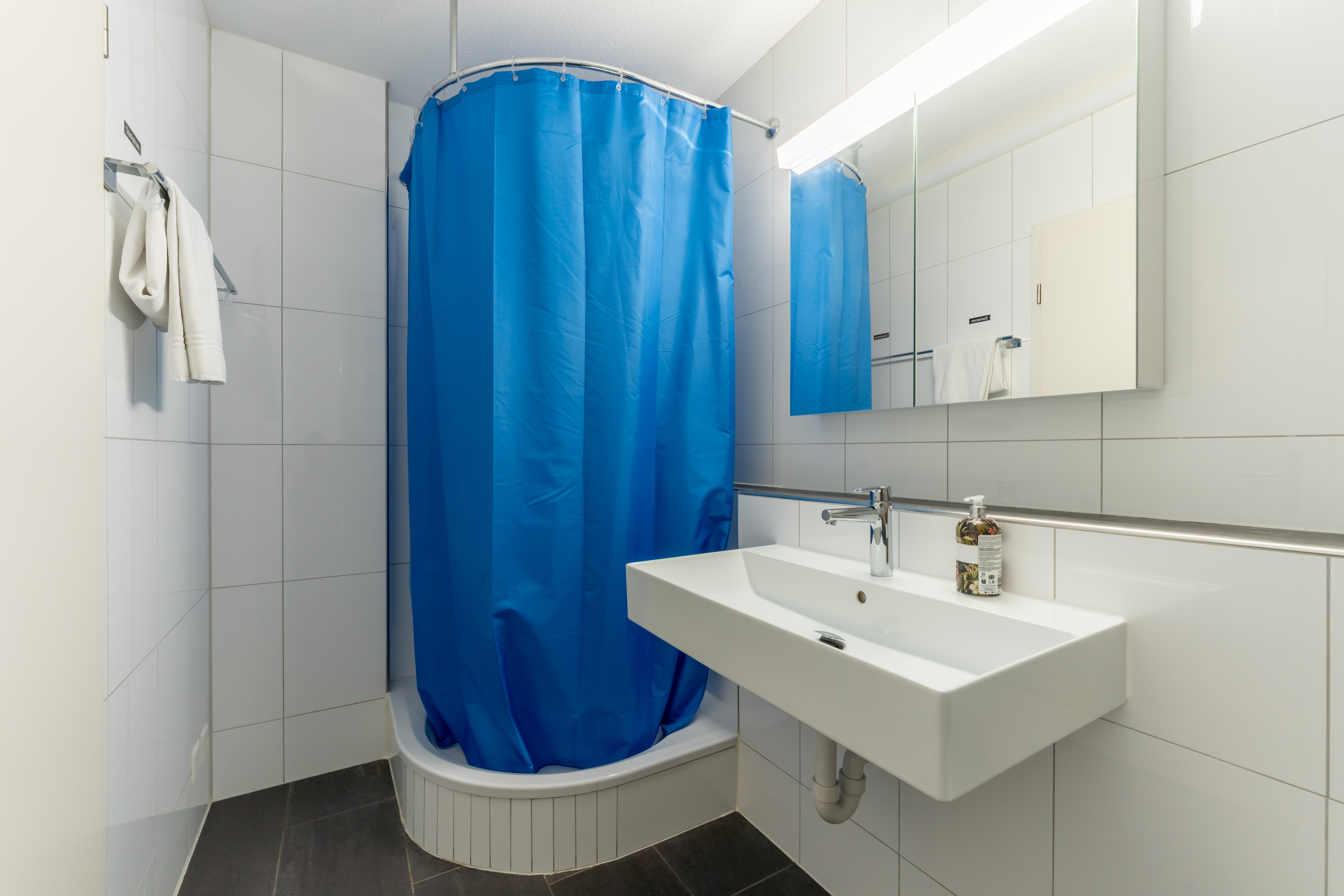 Studio 104 / badezimmer / 1.Obergeschoss