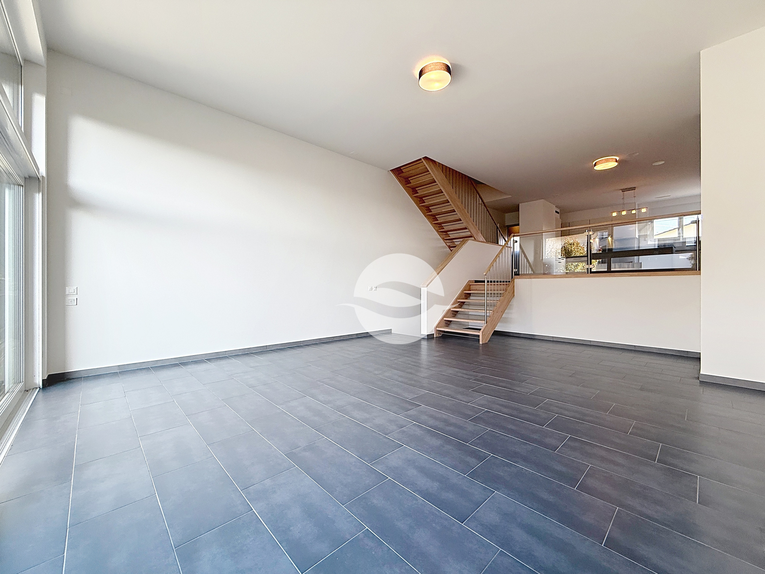 REZ SUP: : Séjour avec accès à la terrasse