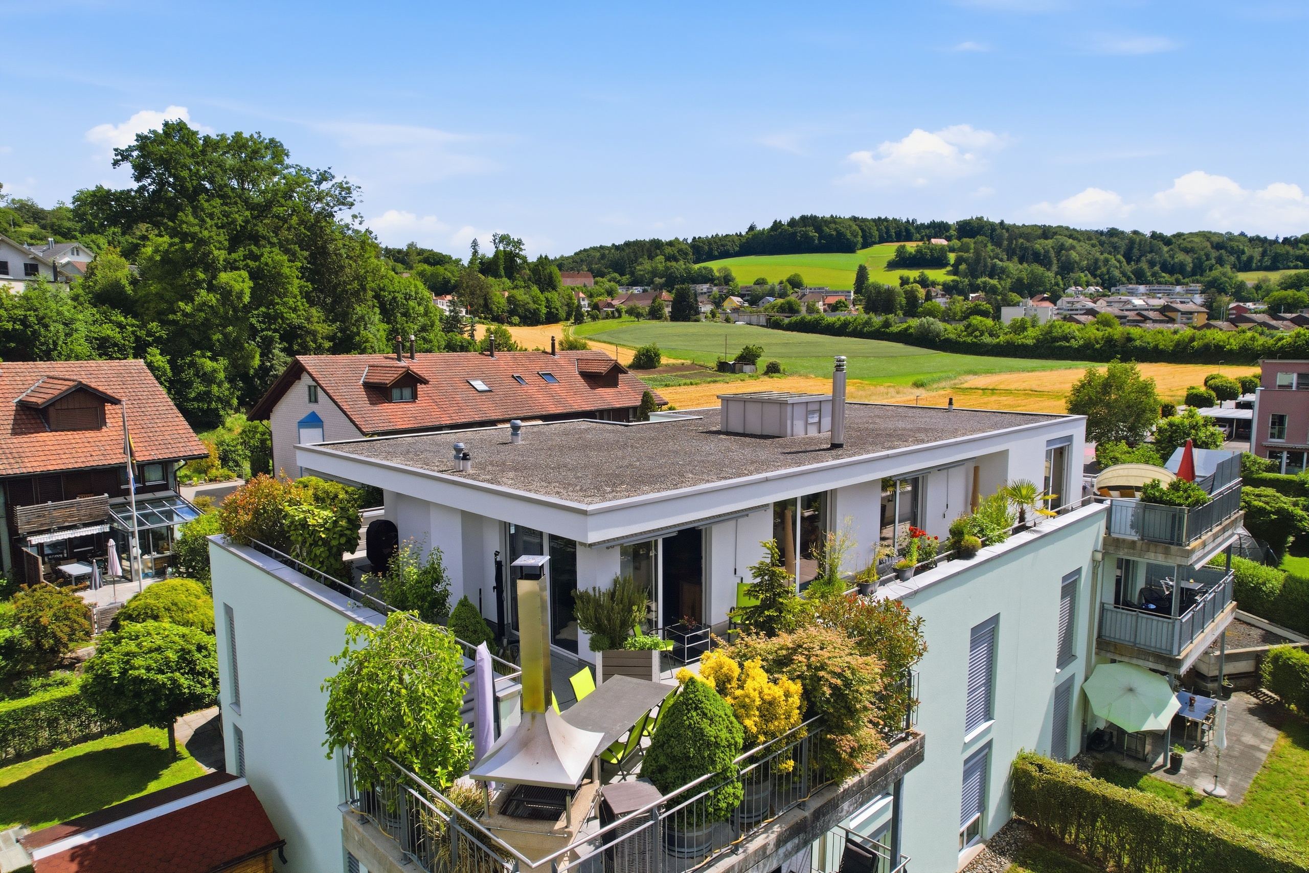 Exterior view 8