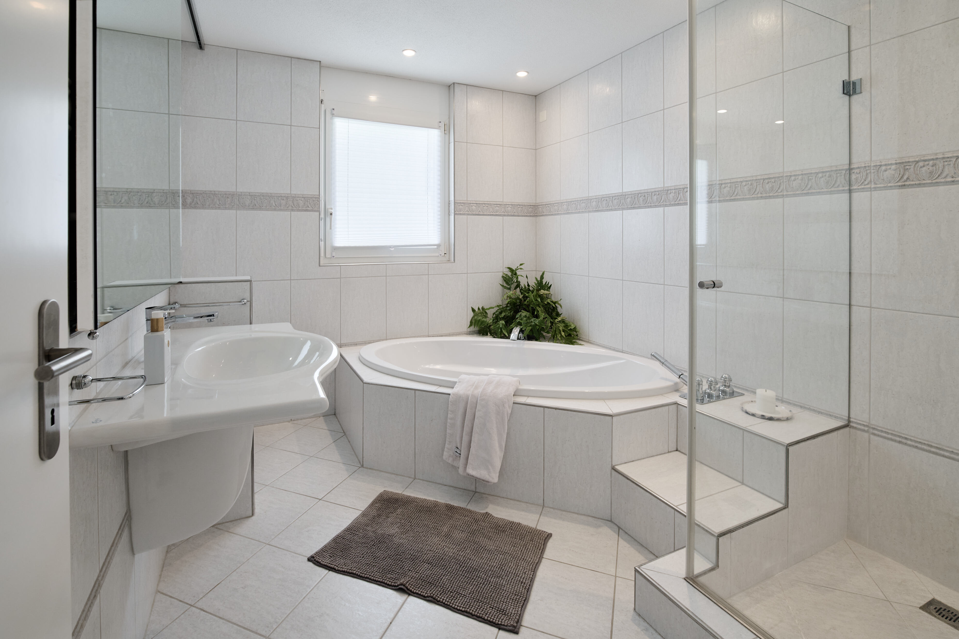 Badezimmer im Erdgeschoss