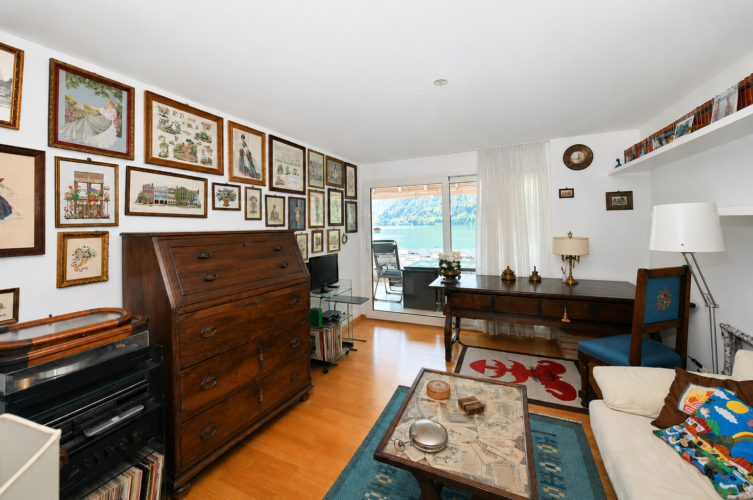 Interior view 8