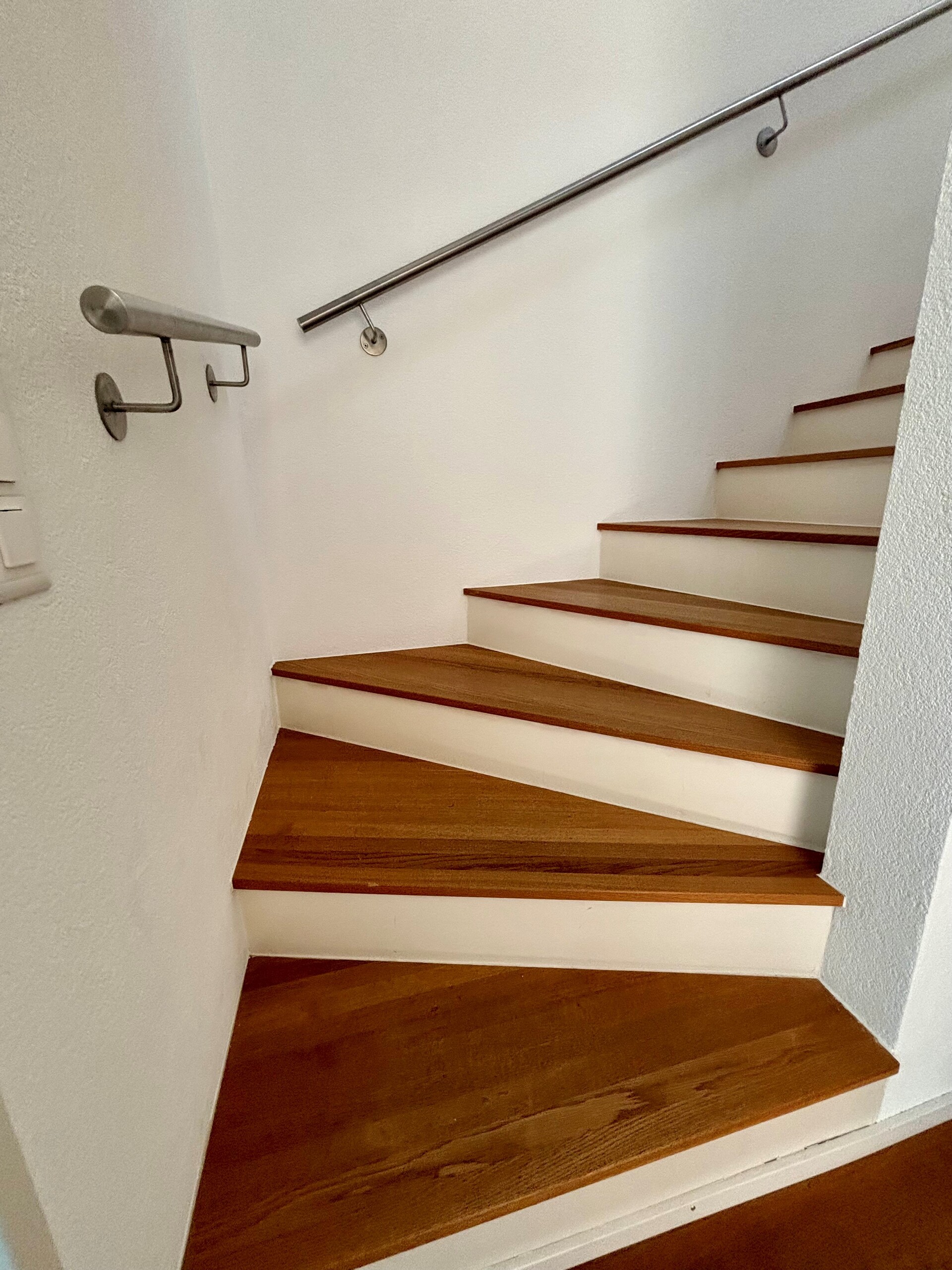 Treppenaufgang zum Dachgeschoss Treppenaufgang zum Dachgeschoss