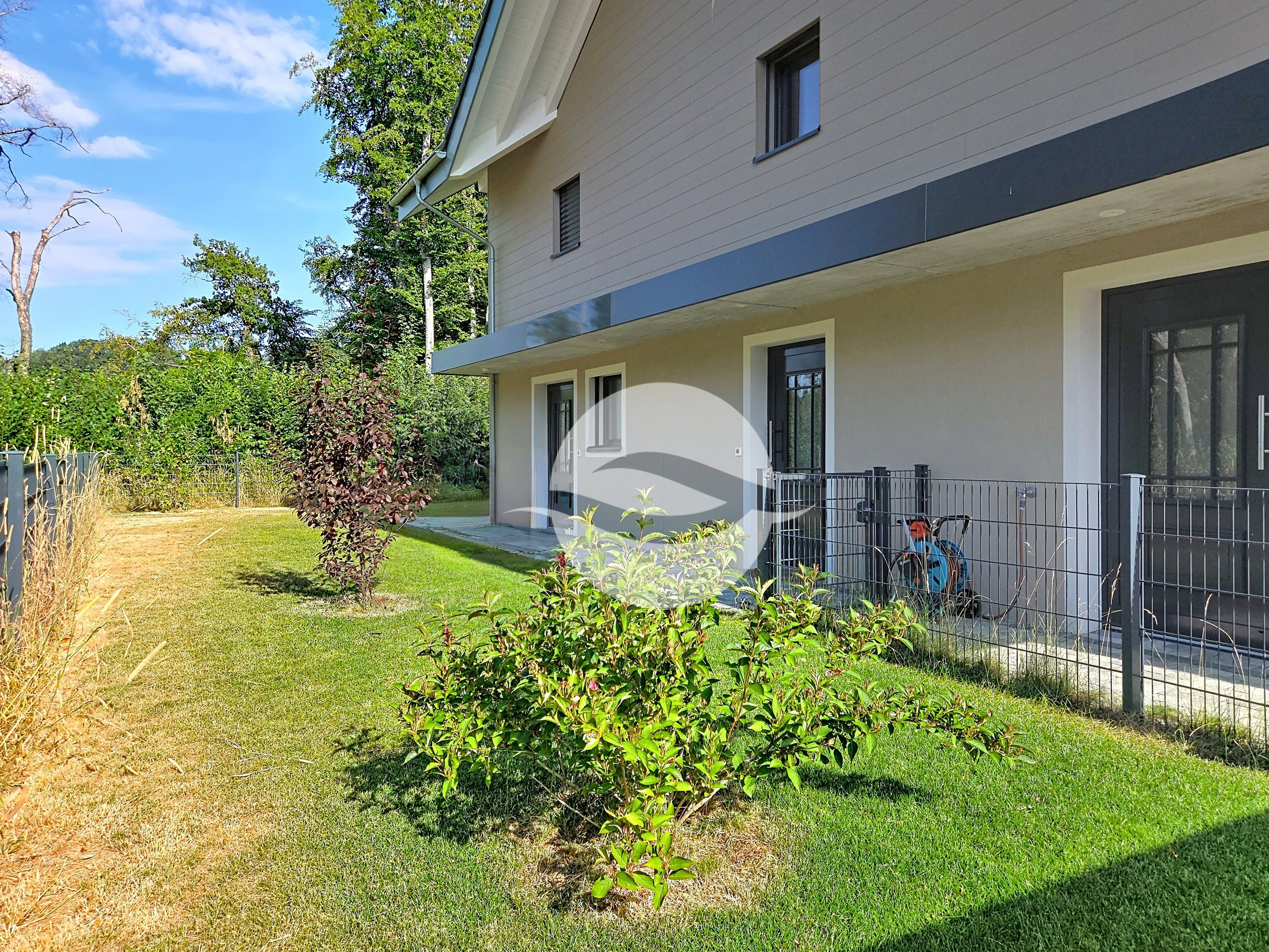 Exterior view 12