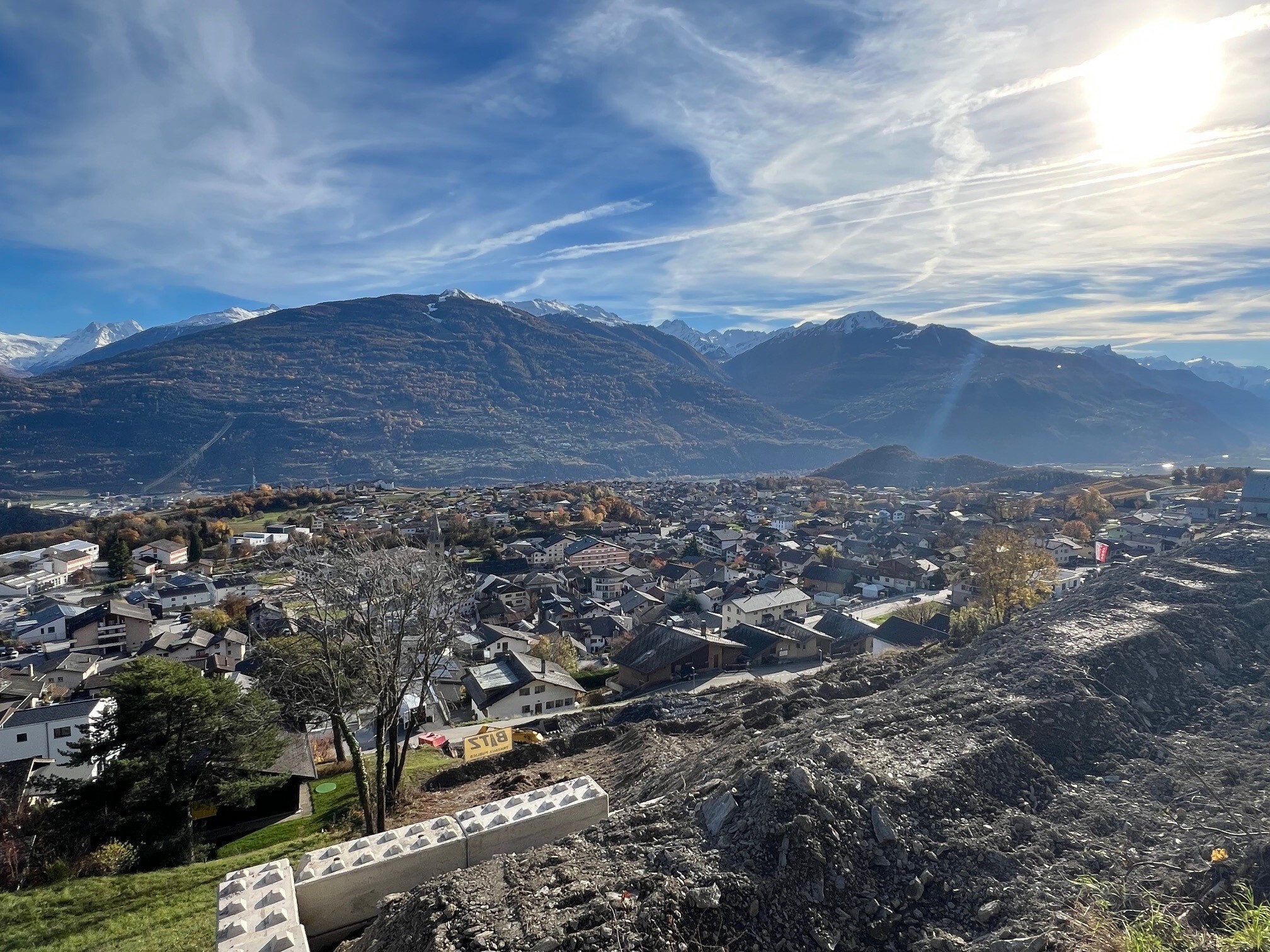 vue panoramique à 180 degrés d'Est en Ouest vue panoramique à 180 degrés d'Est en Ouest