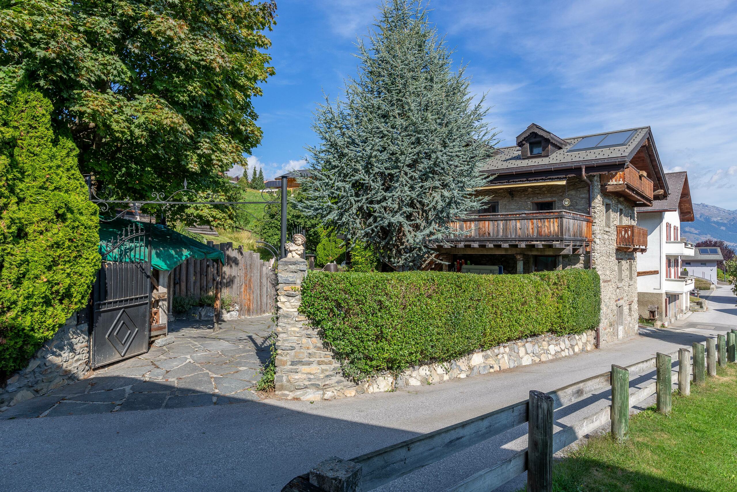 Exterior view 5