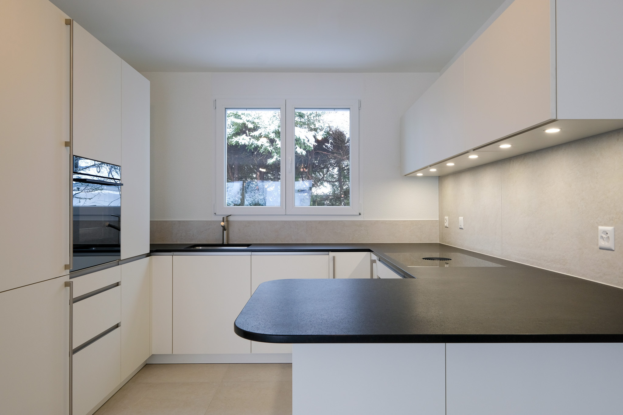 Villas construites aux Cullayes : une cuisine.