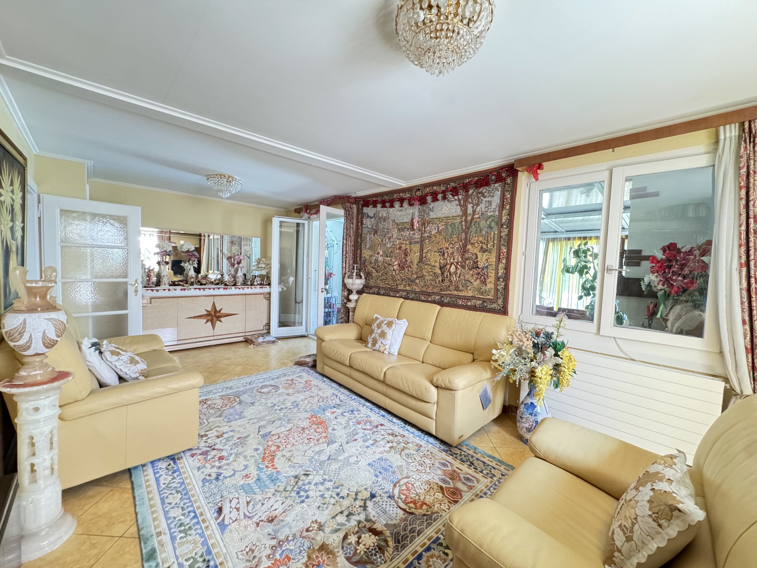 Interior view 2