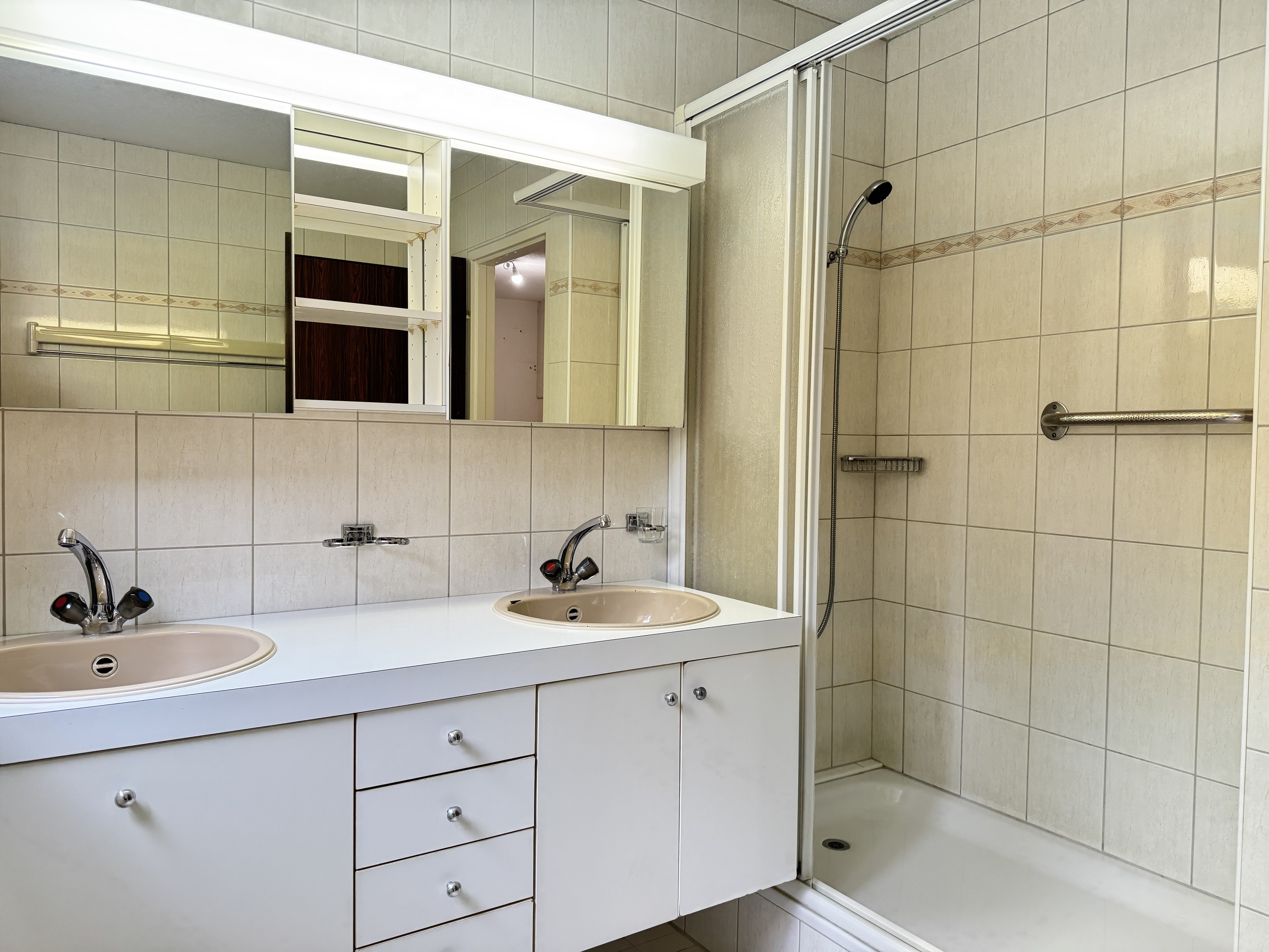 Bad/Dusche/WC Bad/Dusche/WC