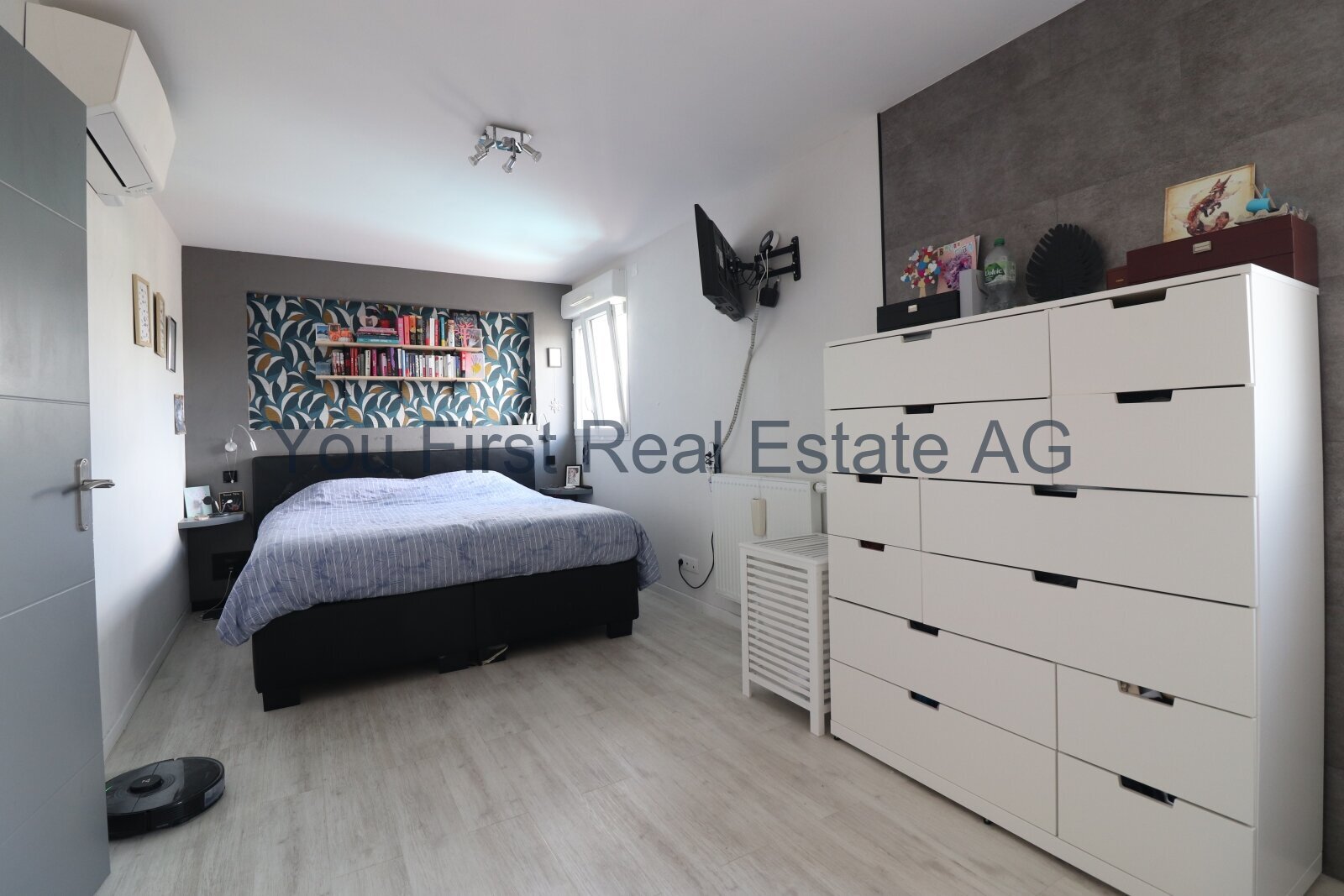 Photo 6
