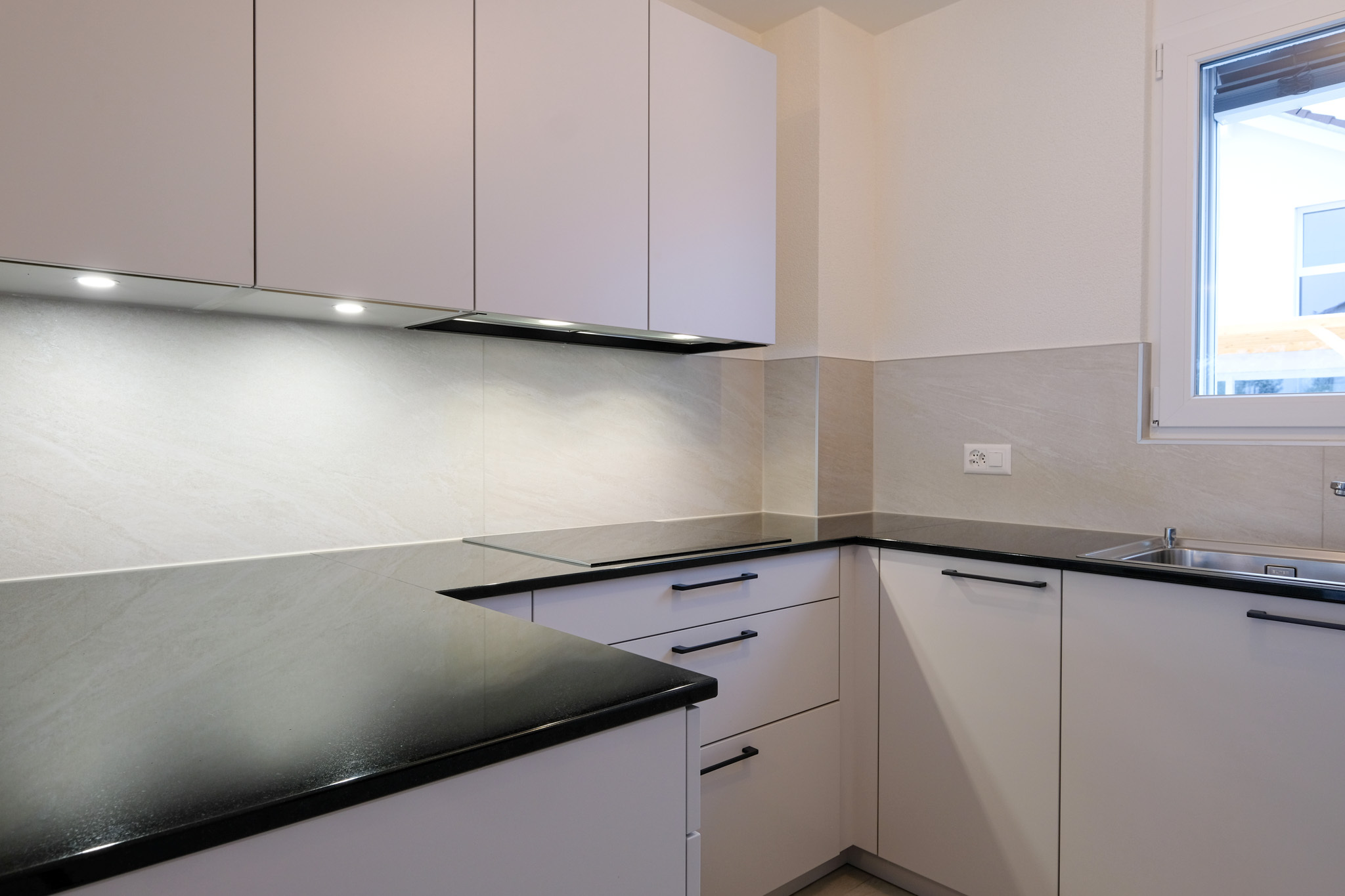 Villas construites aux Cullayes : une cuisine.