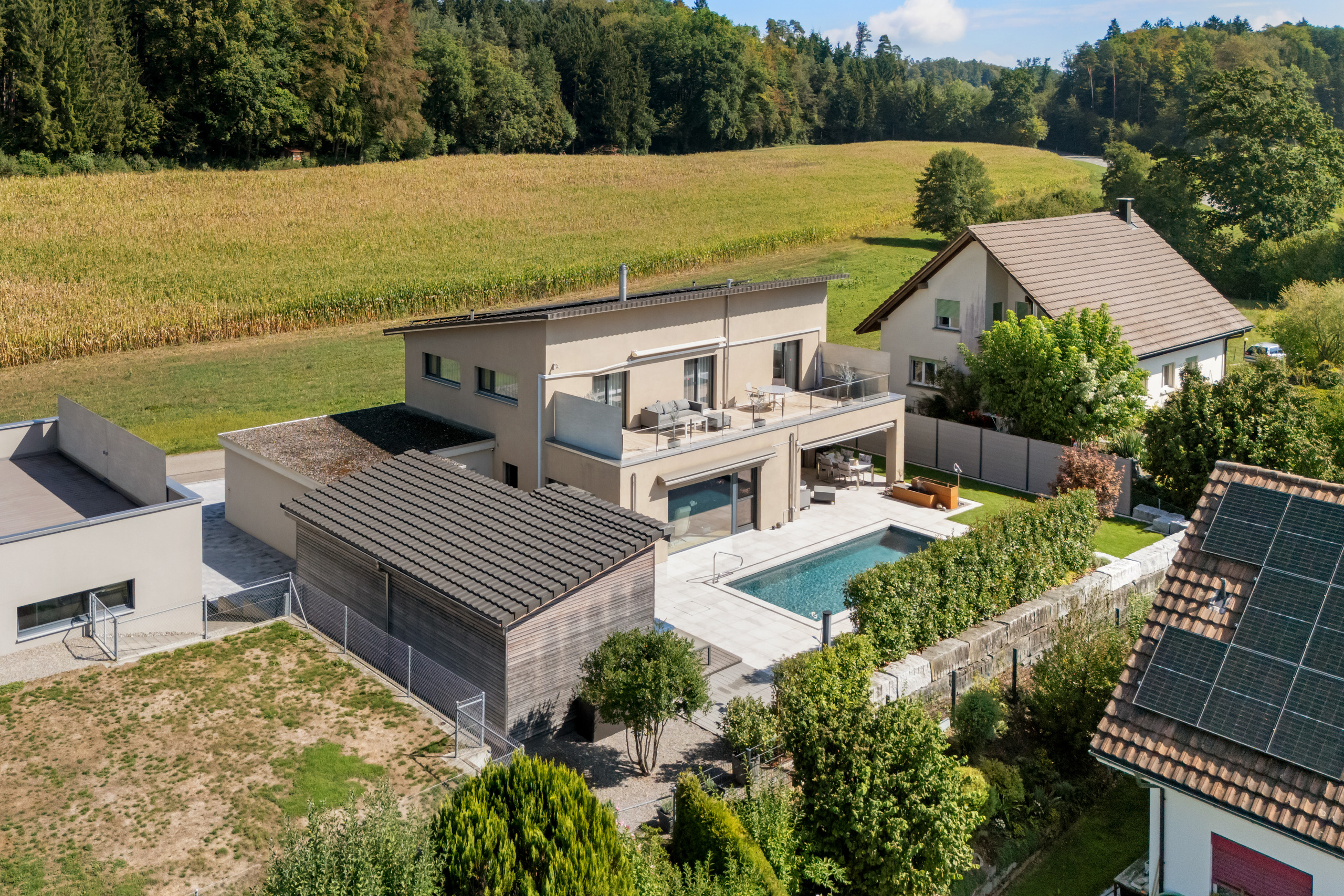 Exterior view 3