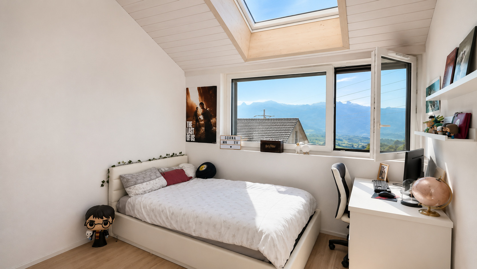 Interior view 4